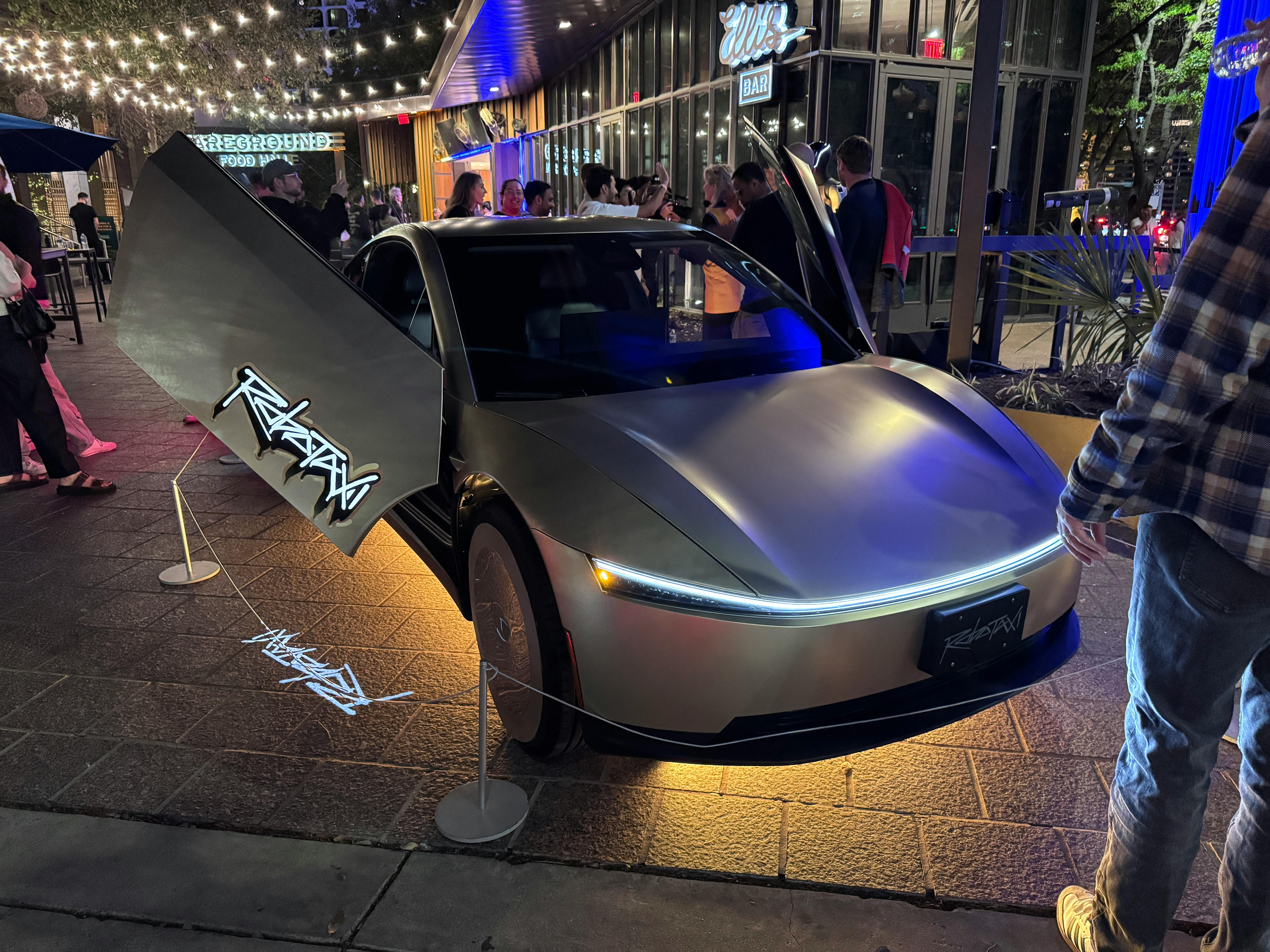 Tesla Robotaxi