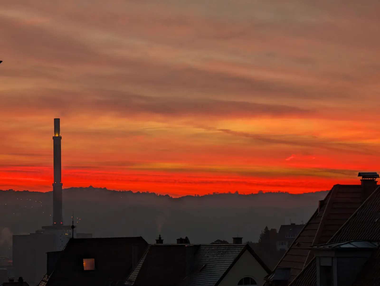 Weil die Sonnenaufgänge gerade fast jeden Tag noch ein bisschen spektakulärer sind ... Foto: Jürgen Brand