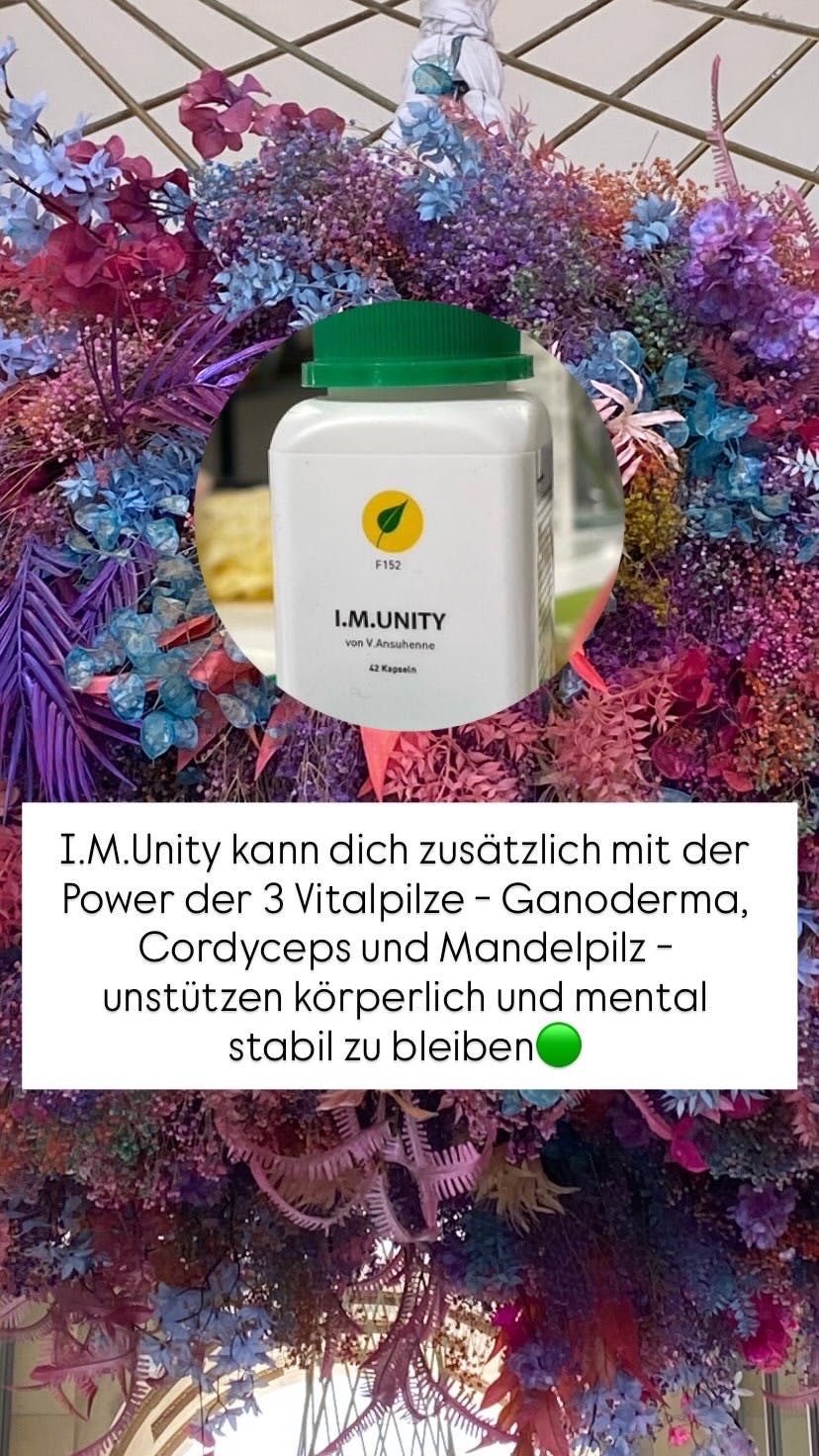 Blumenkranz mit Produkt (I.M.Unity)