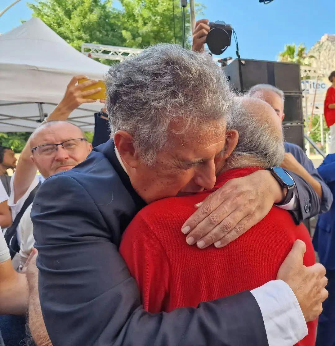 Staatsanwalt Di Matteo umarmt Salvatore Borsellino