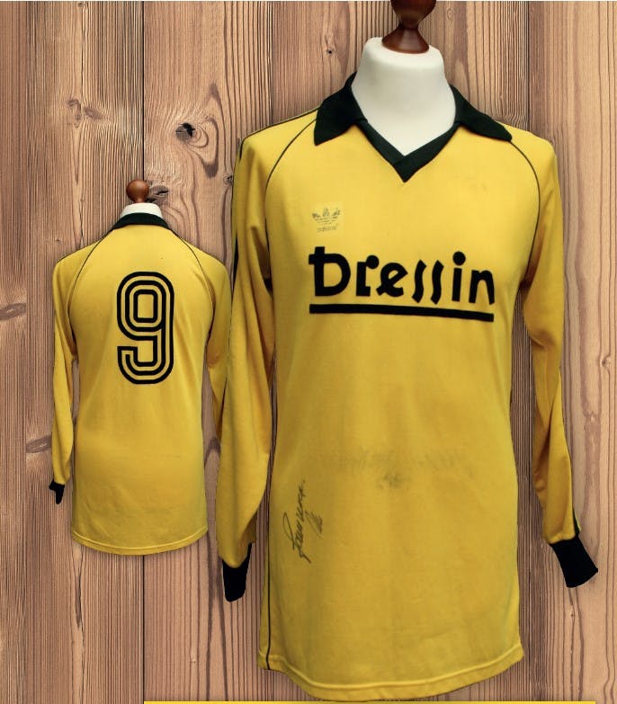 Original Spielertrikot der SpVgg Bayreuth aus dem DFB-Pokalspiel gegen den FC Bayern München