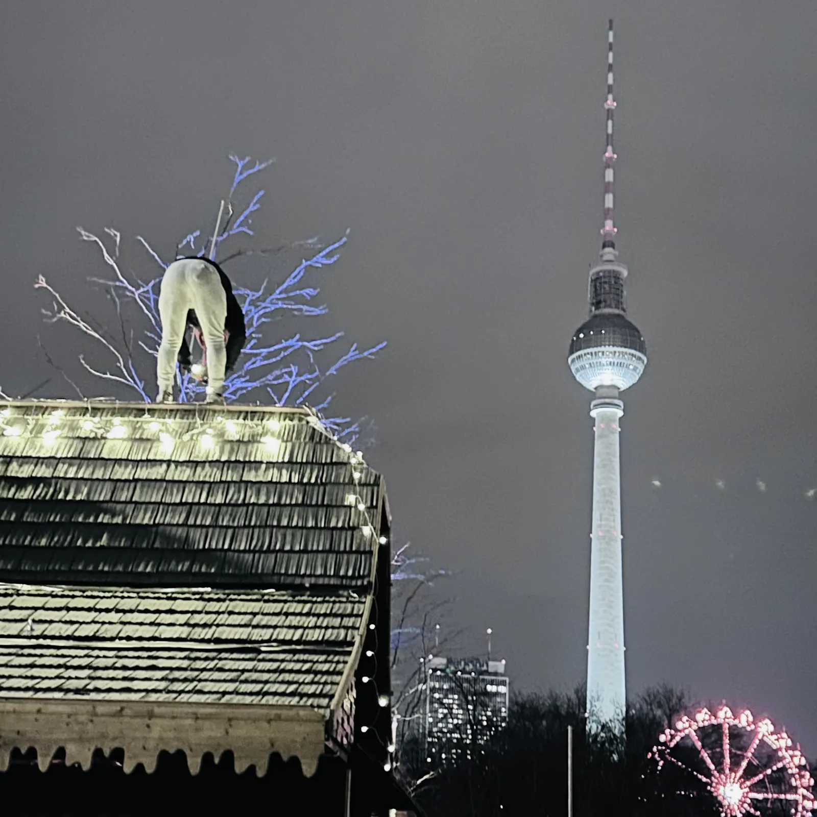 Fernsehturm, Weihnachtsmarkt-Aufbauer in Berlin