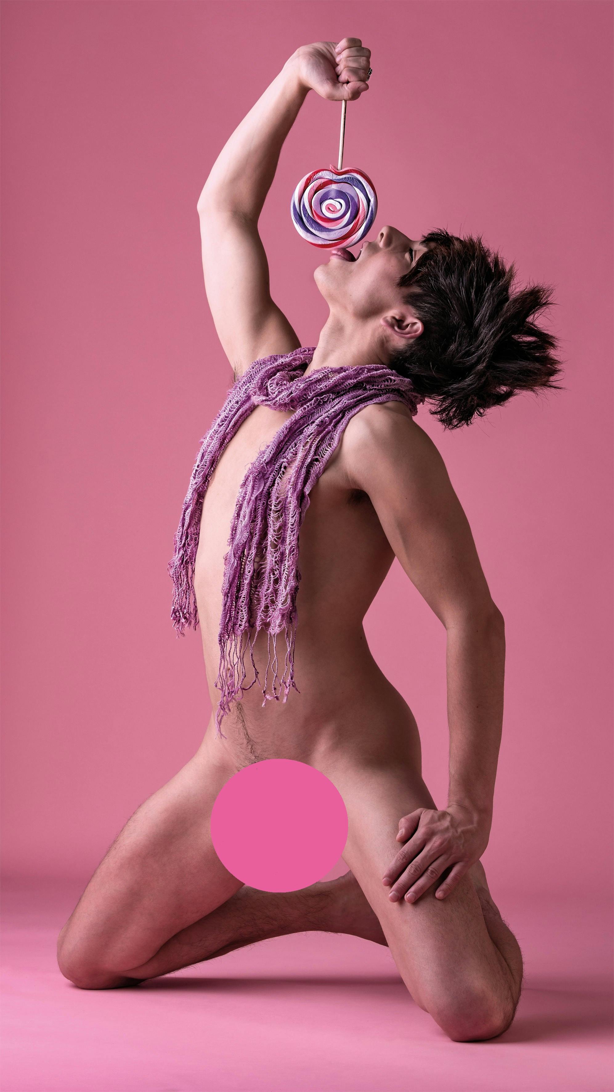 Ob Austin Couture wohl ein Künstlername ist? Anyway: "Lick" it // © Todd Paris / No Ordinary Productions, Inc. / Salzgeber Buchverlage