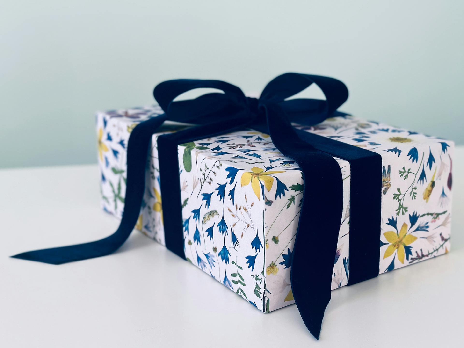 Blütenkunst als Geschenkpapier