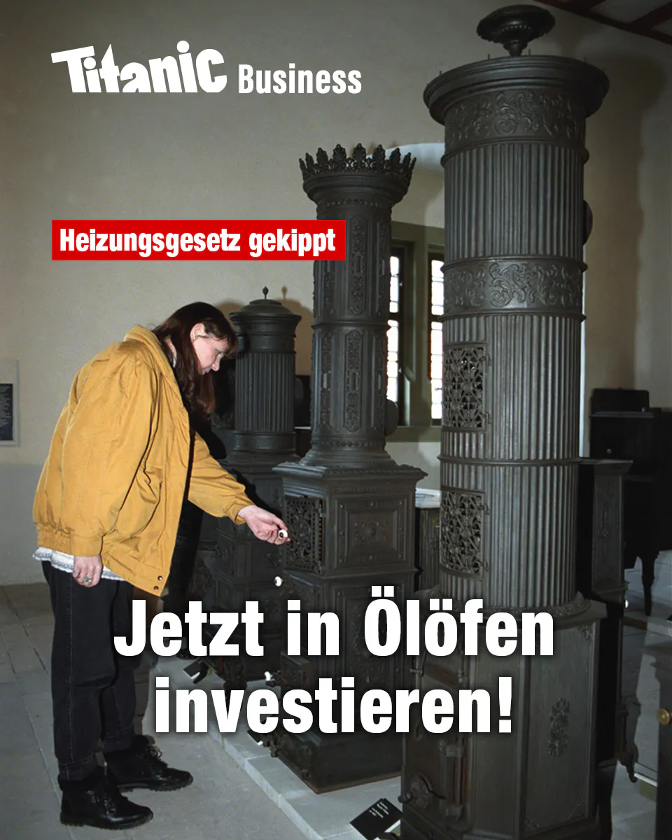 Eine weiblich gelesene Person schaut sich in einem Museum alte Öfen aus Gusseisen an. Dazu der Text: "Heizungsgesetz gekippt: Jetzt in Ölöfen investieren!"