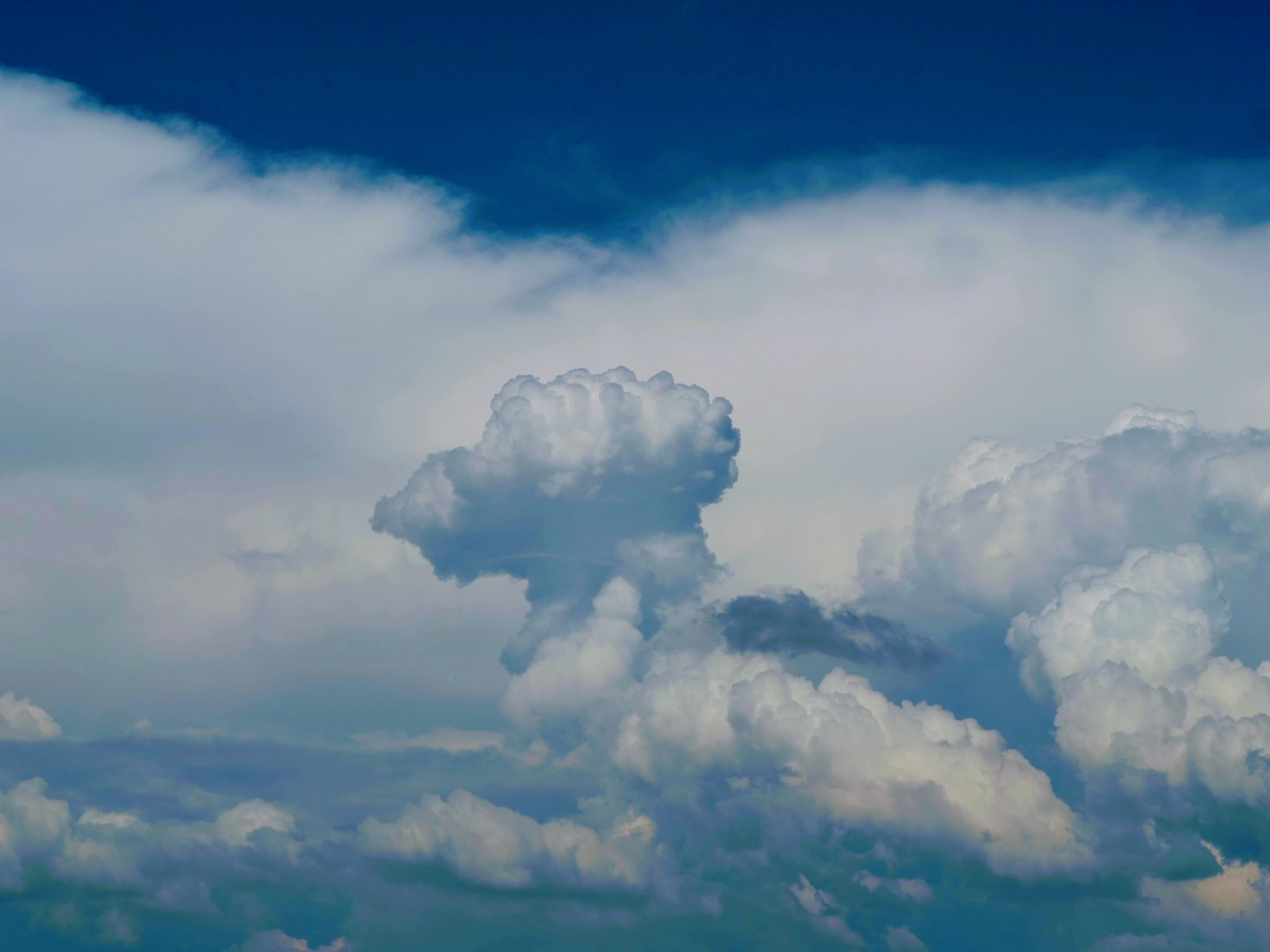 Gewitterwolken über Gaisburg. Foto: Jürgen Brand