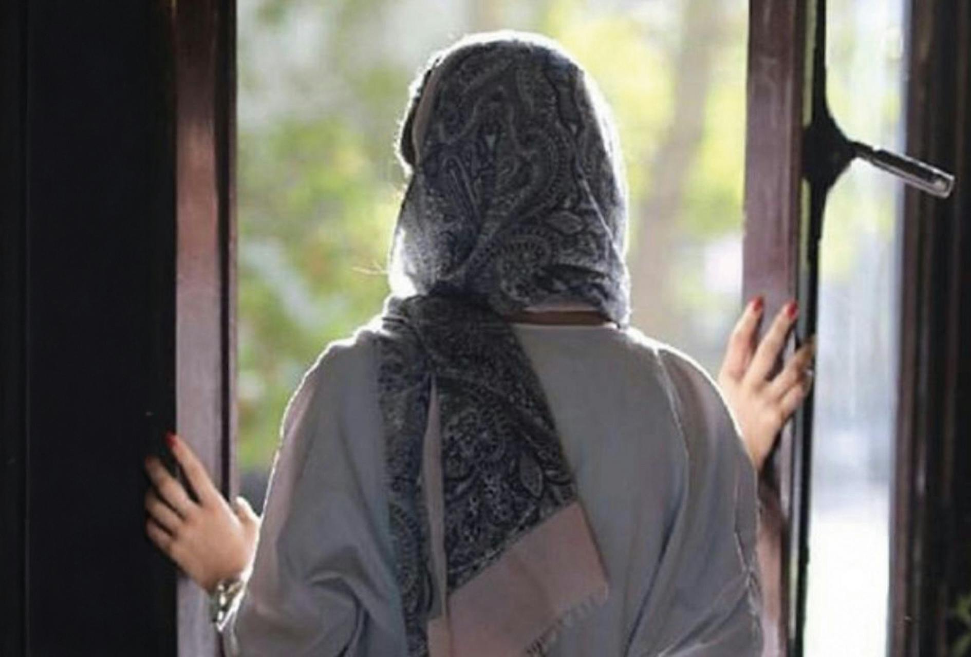 “There is a crack in everything. That’s how the light gets in,” wrote Leonard Cohen — and it is precisely within that crack that Dunya Yousufzai sets her story. In „Fragments of Hope in Failing Light“, the Kabul-based author traces fragile female lives suspended between exhaustion and endurance. The light here is not sentimental; it seeps through loss, silence, and the quiet negotiations of daily survival. Writing from within Kabul, Yousufzai captures how hope persists not despite the fractures, but because of them...
(Available in Arabic, English, French, German & Spanish)