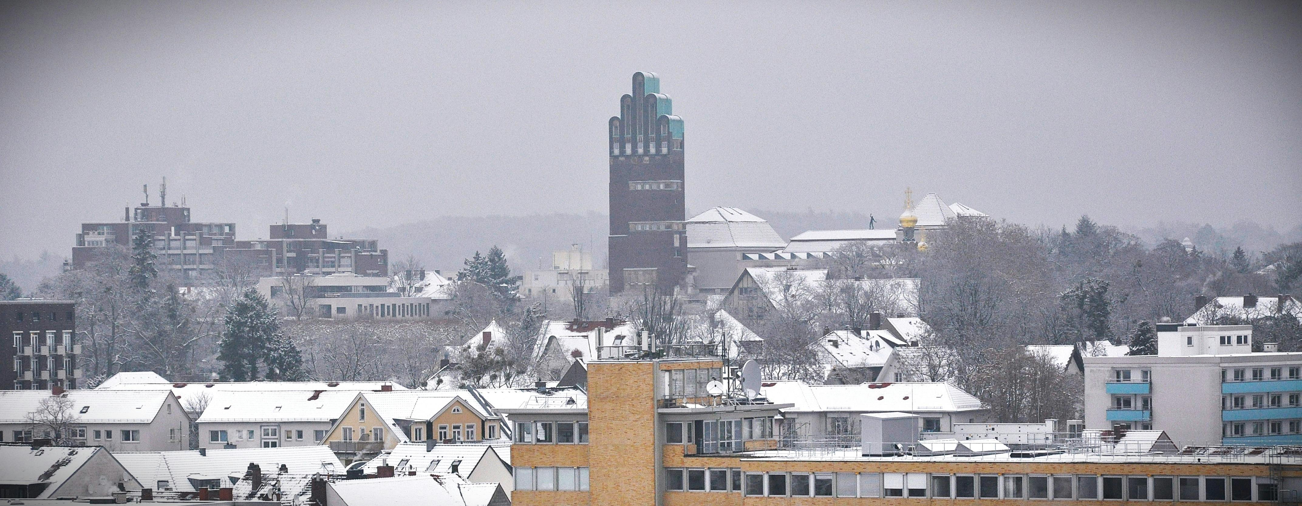 Darmstadt - Blick auf den Hochzeitsturm - Schneebedeckt