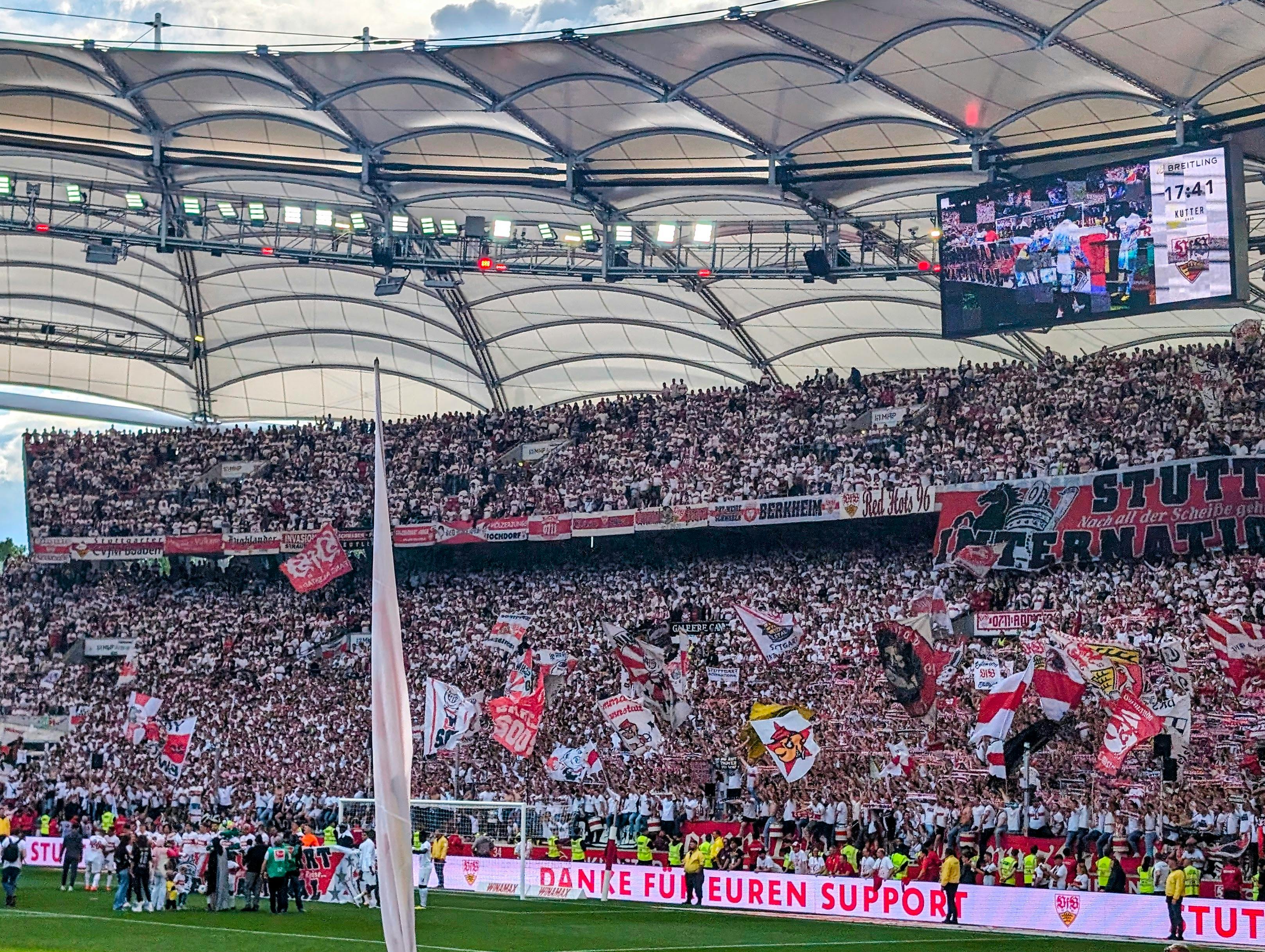 Saisonabschluss im Neckarstadion. Foto: Jürgen Brand