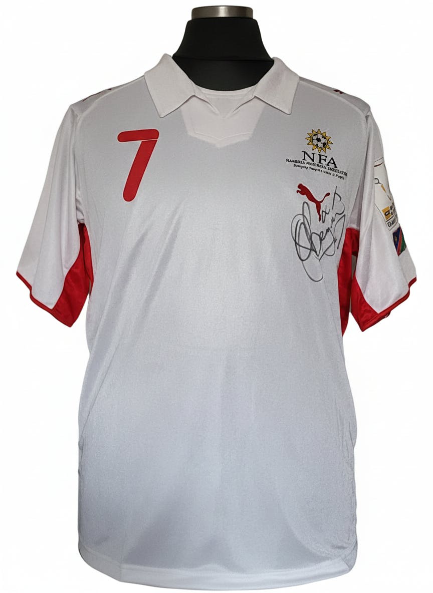 Original Spielertrikot von Collin Benjamin (Hamburger SV) aus dem Vorrundenspiel Namibia gegen Guinea (1:1) am 28.01.2008 im Sekondi-Takoradi Stadium, Sekondi-Takoradi, Ghana. Foto: Daniel Haas