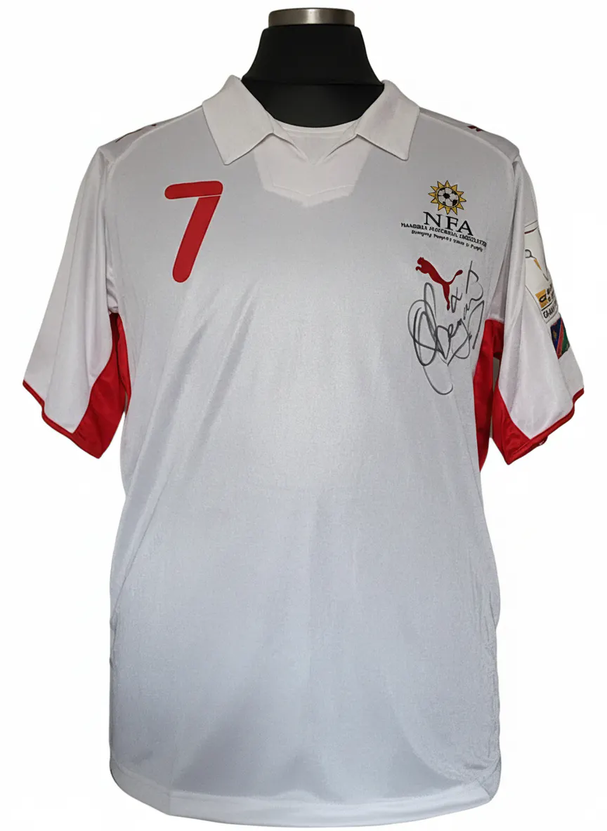Original Spielertrikot von Collin Benjamin (Hamburger SV) aus dem Vorrundenspiel Namibia gegen Guinea (1:1) am 28.01.2008 im Sekondi-Takoradi Stadium, Sekondi-Takoradi, Ghana. Foto: Daniel Haas