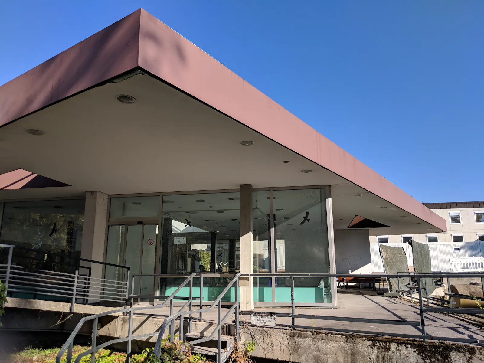 Auch die auffällige Cafeteria der ehemaligen Fernsehstudios ist abgerissen worden. Eine Initiative, sie als Info-Pavillon zu erhalten, scheiterte. Foto: Jürgen Brand