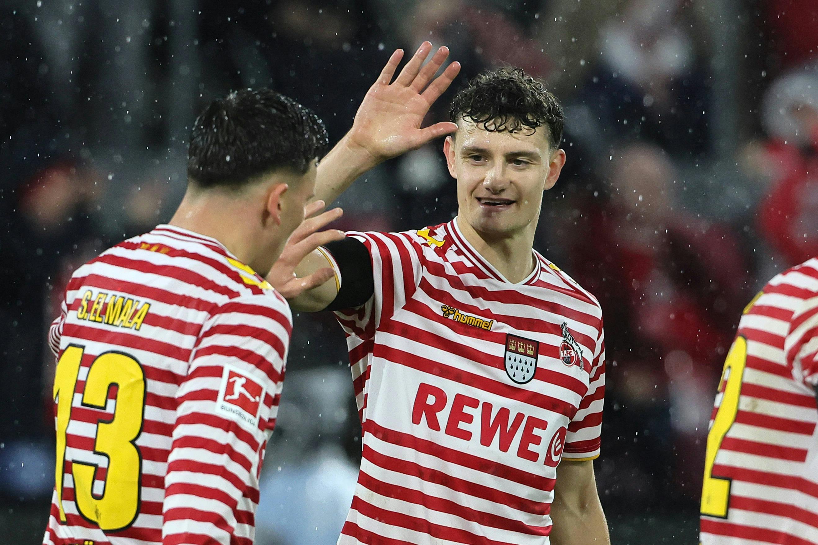 1. FC Köln am 2. November 2025 im Karnevalstrikot gegen den 1. FC Köln.