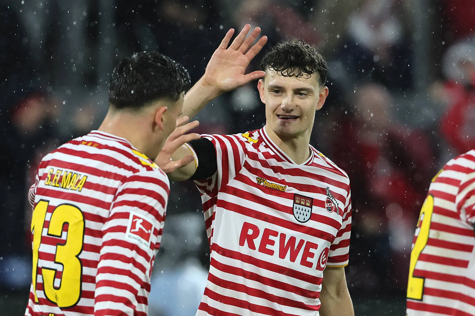 1. FC Köln am 2. November 2025 im Karnevalstrikot gegen den 1. FC Köln.