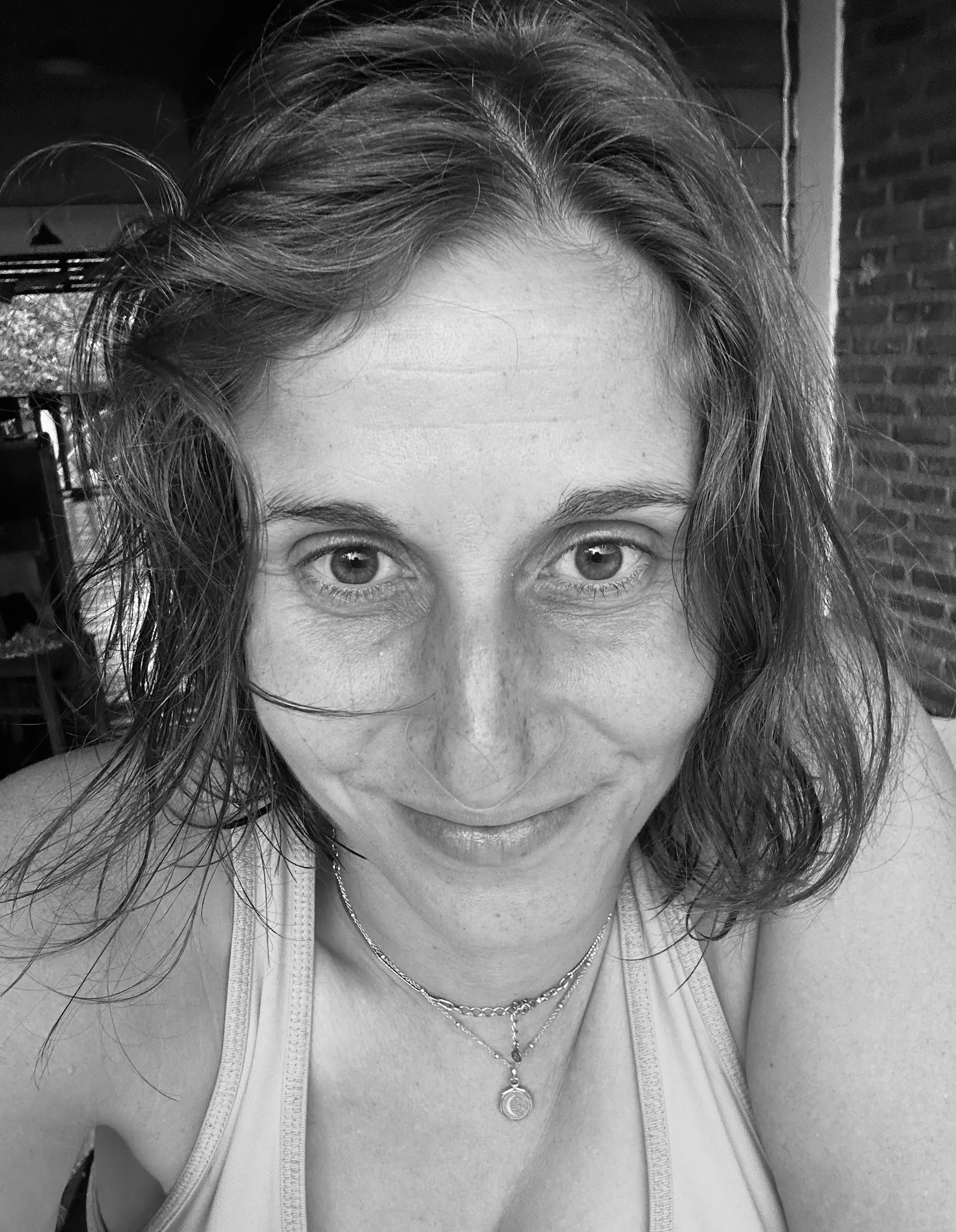Die Philosophin Josi Bernstein schreibt über beziehungsorientiertes Miteinander und das Leben ohne Erziehung.