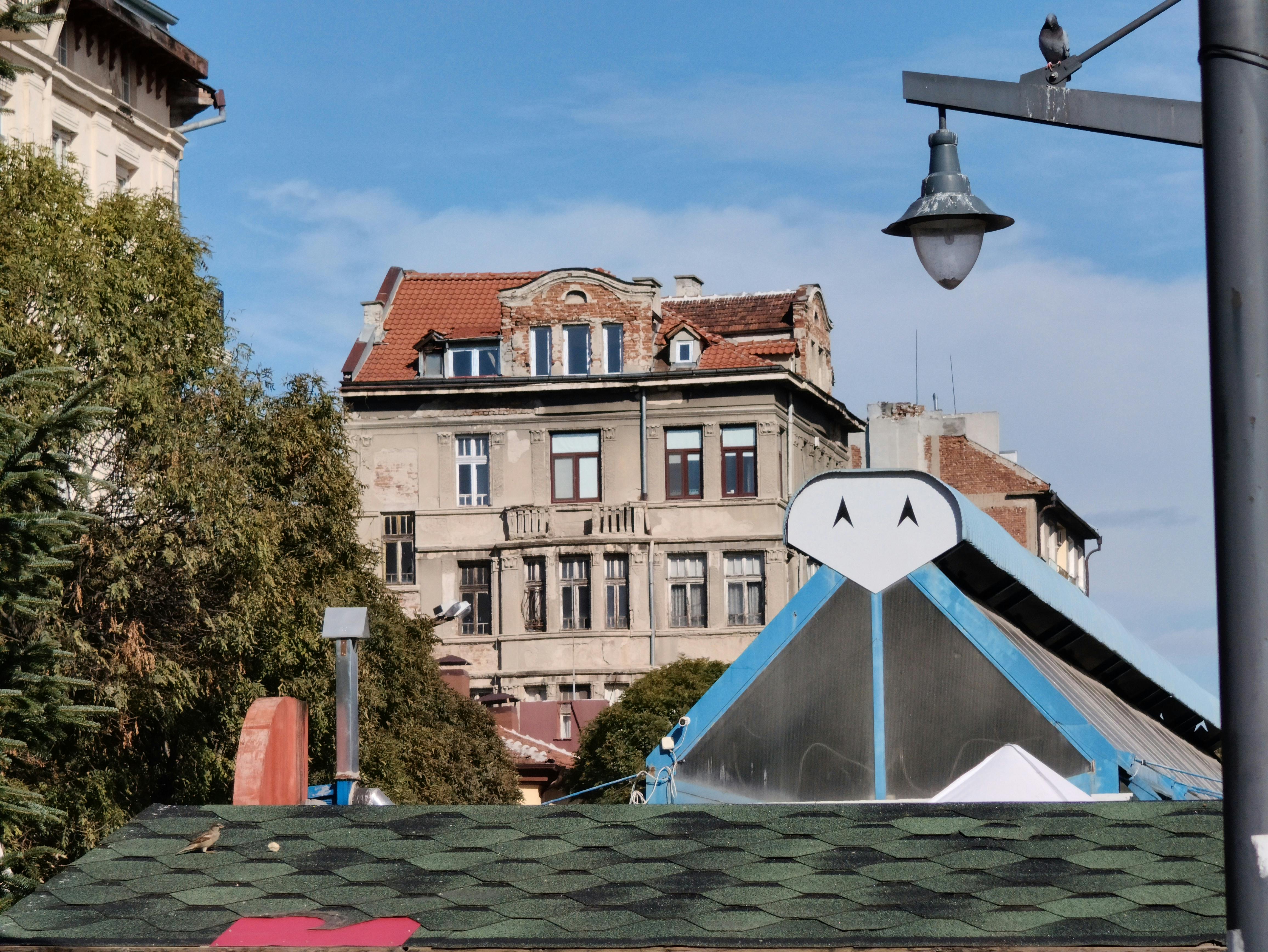 The sometimes still unrenovated charme of old Europe can be found all over Sofia | бул. Стефан Стамболов , 1202 София
