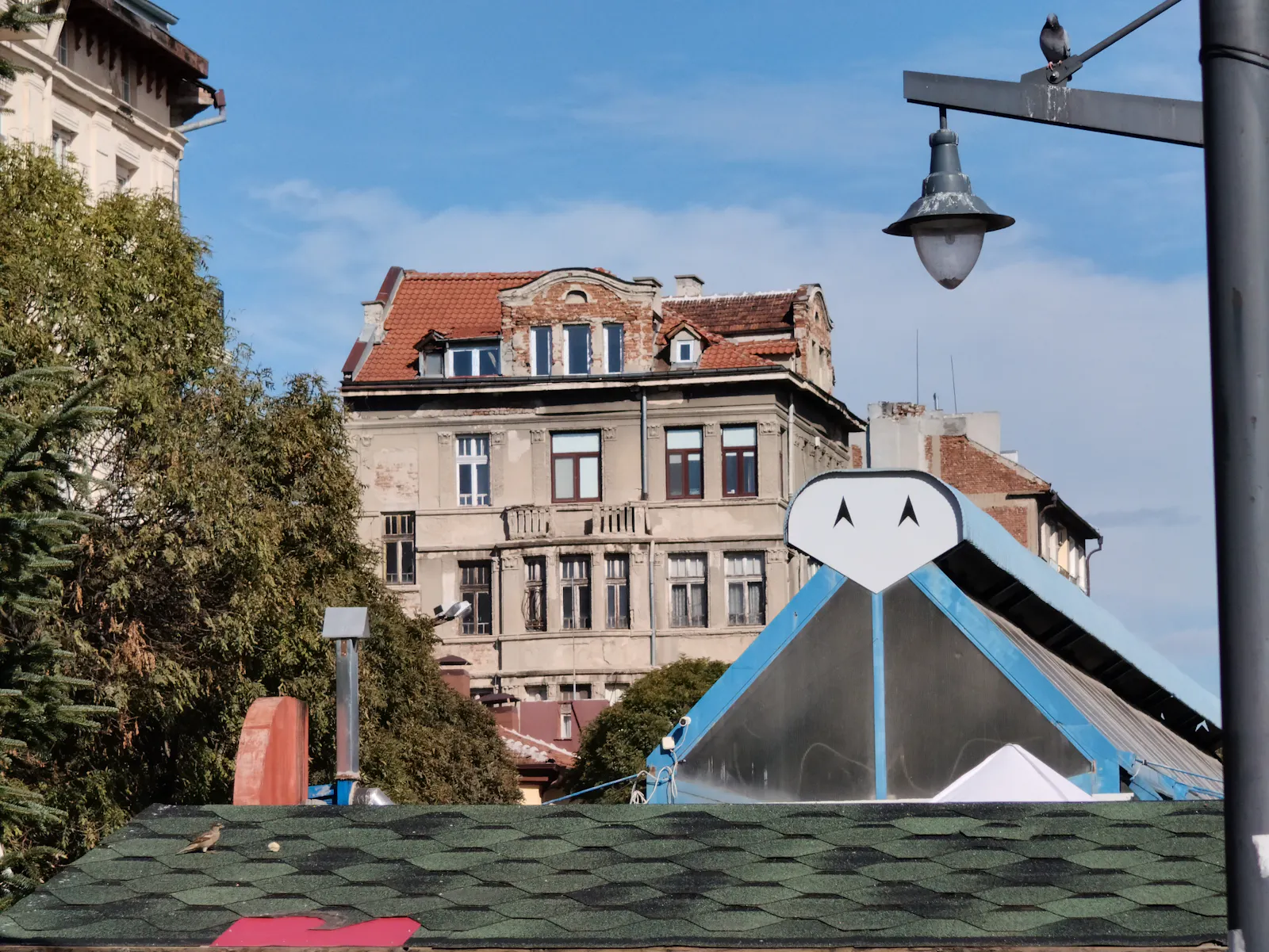 The sometimes still unrenovated charme of old Europe can be found all over Sofia | бул. Стефан Стамболов , 1202 София
