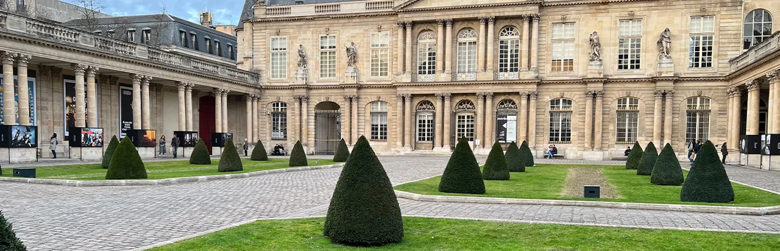 Blick in den Hof des französischen Nationalarchiv