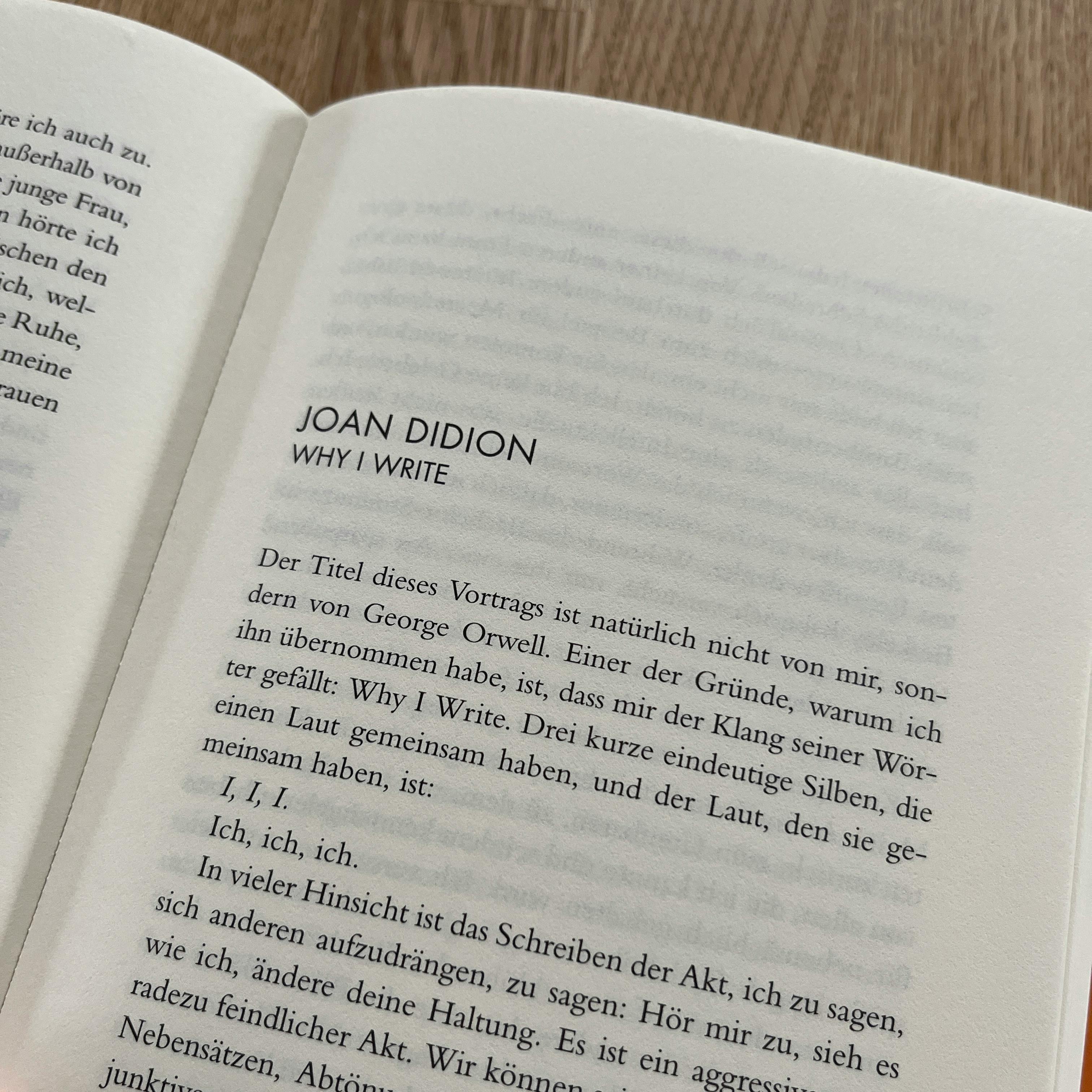 Aufgeschlagene Seiten, Blick ins Buch: Man sieht die Überschrift des Essays "Why I Write" von Joan Didion.