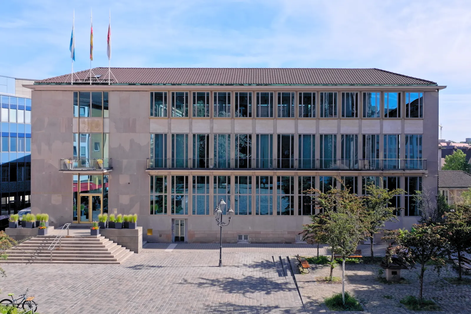 Staatsbank in Nürnberg von Sep Ruf (1950/51; beherbergt heute das Heimatministerium) // ©ALPENREPUBLIK, 2025