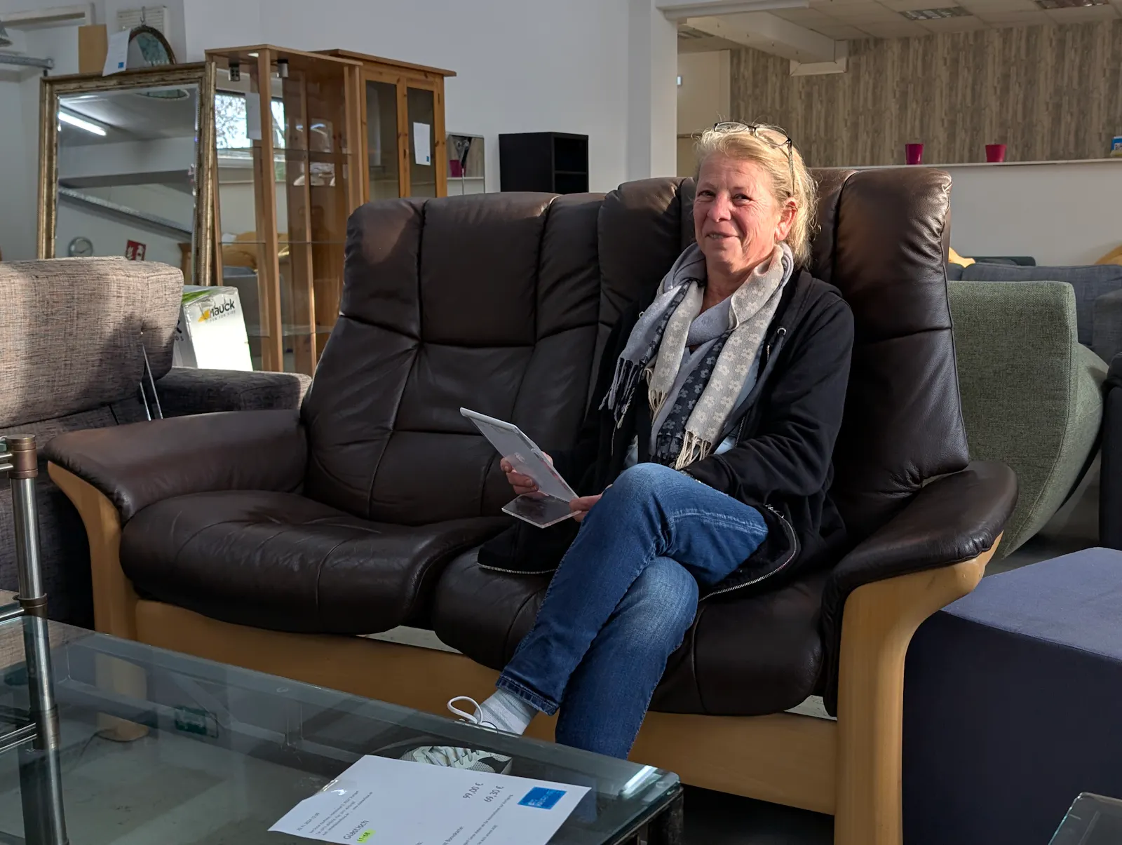 Manuela Schilling leitet das Second-Hand-Sozialkaufhaus in Stuttgart-Wangen. Foto: Jürgen Brand