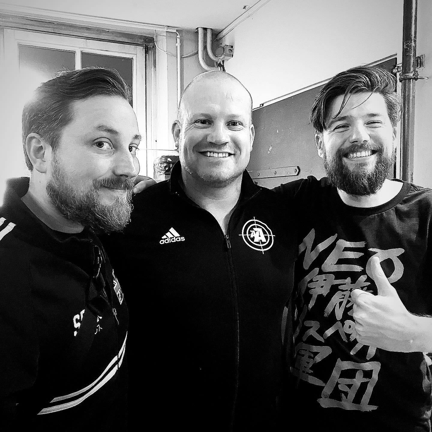 Marvin (l.) und Jesper (r.) mit Absolute Andy im Frühjahr 2020 in Hamburg.
