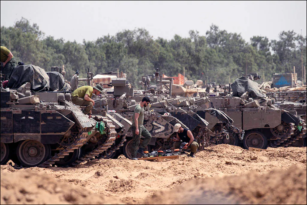 Israelische Reservisten bei der Vorbereitung der Offensive.