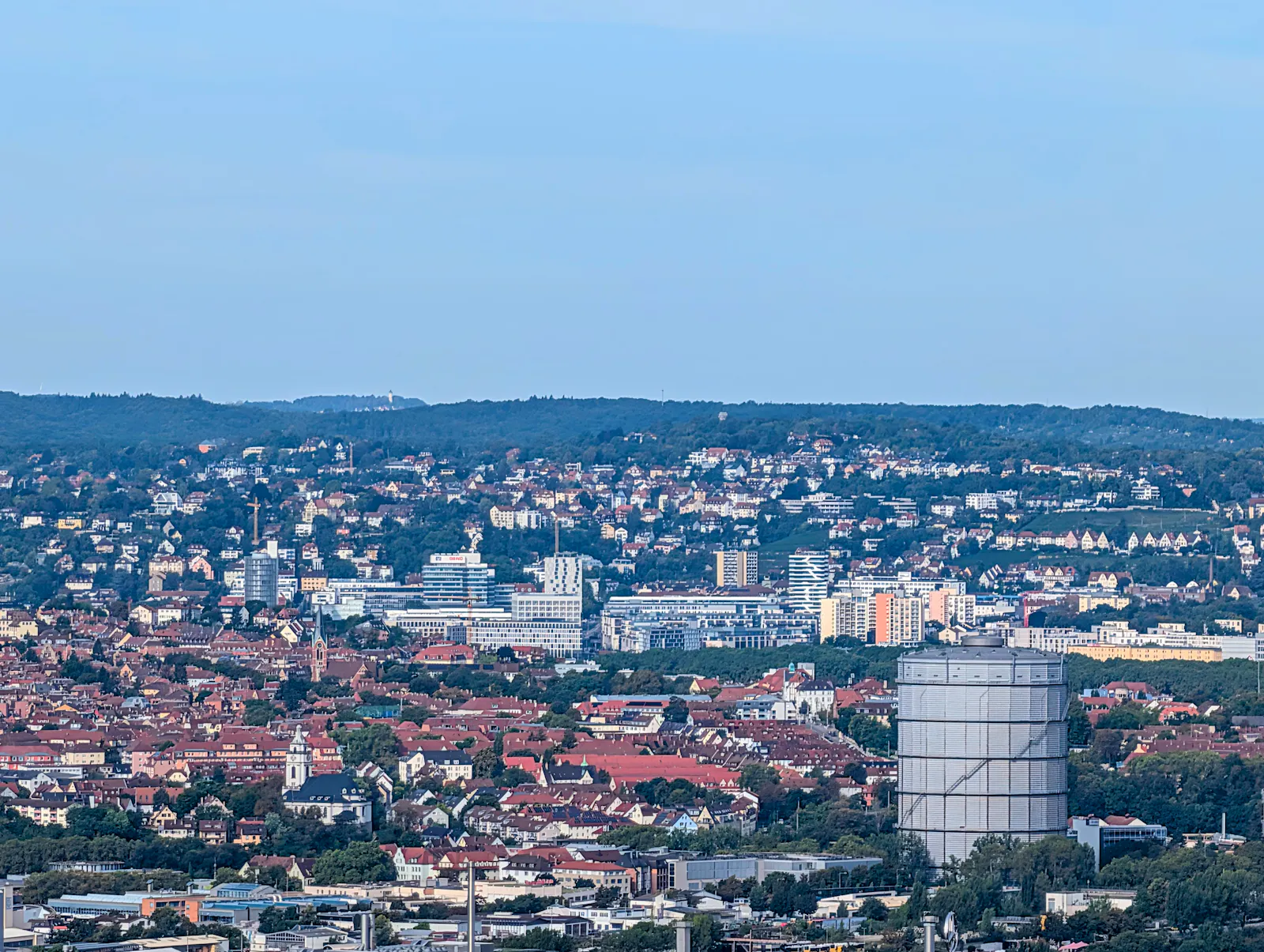 Gaskessel, Gaisburg und Teile von Stuttgart-Ost von der Grabkapelle aus gesehen. Foto: Jürgen Brand