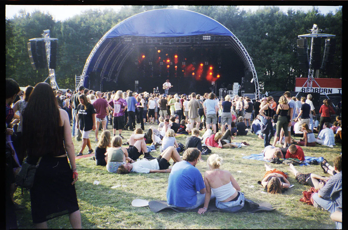 Tom Liwa beim Haldern Pop 2000, fotografiert von Lukas Heinser