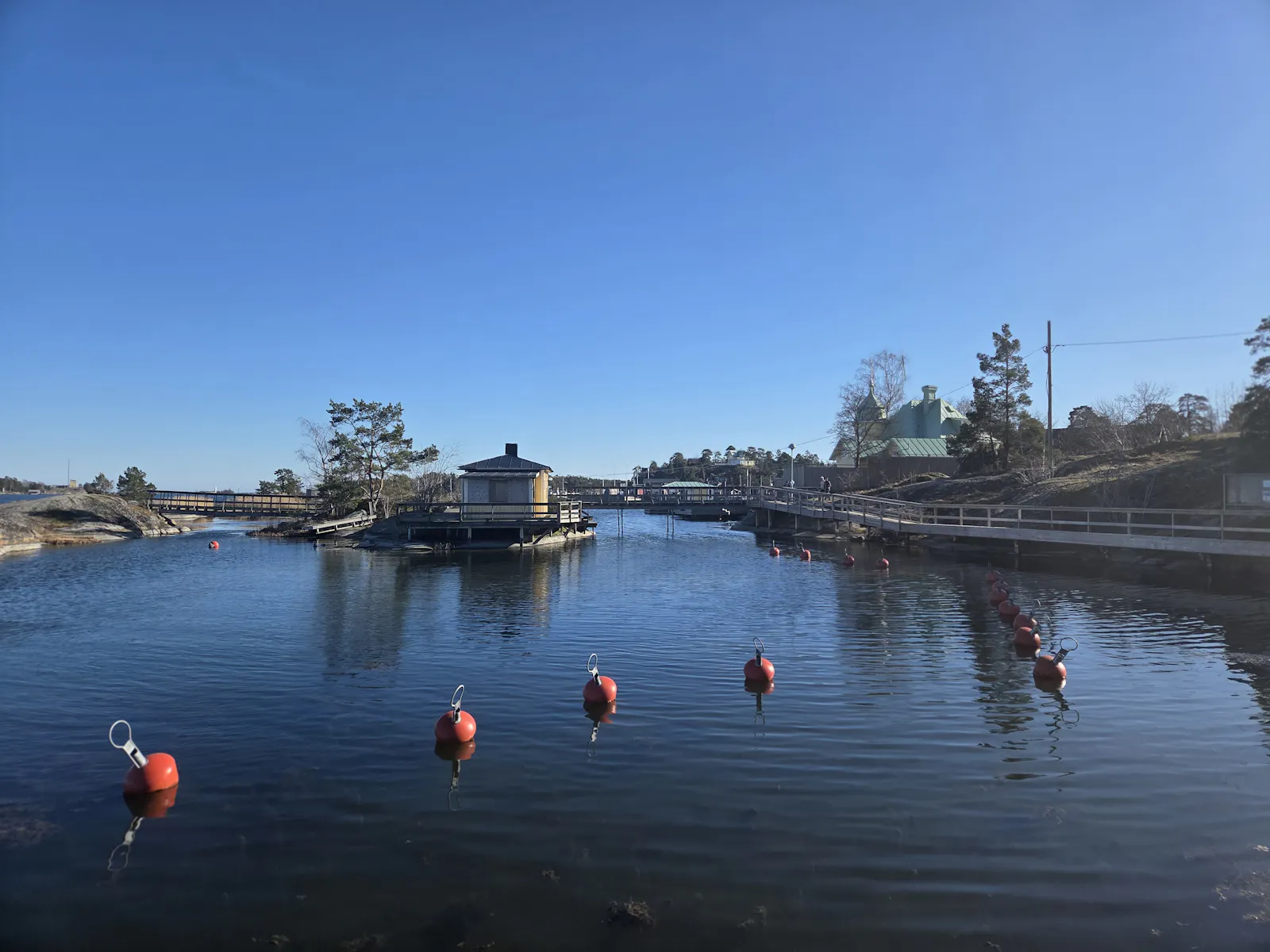Die Ostsee, Holzhäuser in Arösund