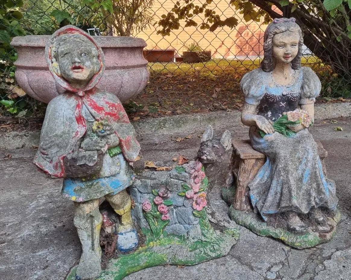 Italienische 60er-Jahre Zementfiguren: Rotkäppchen und der Wolf
