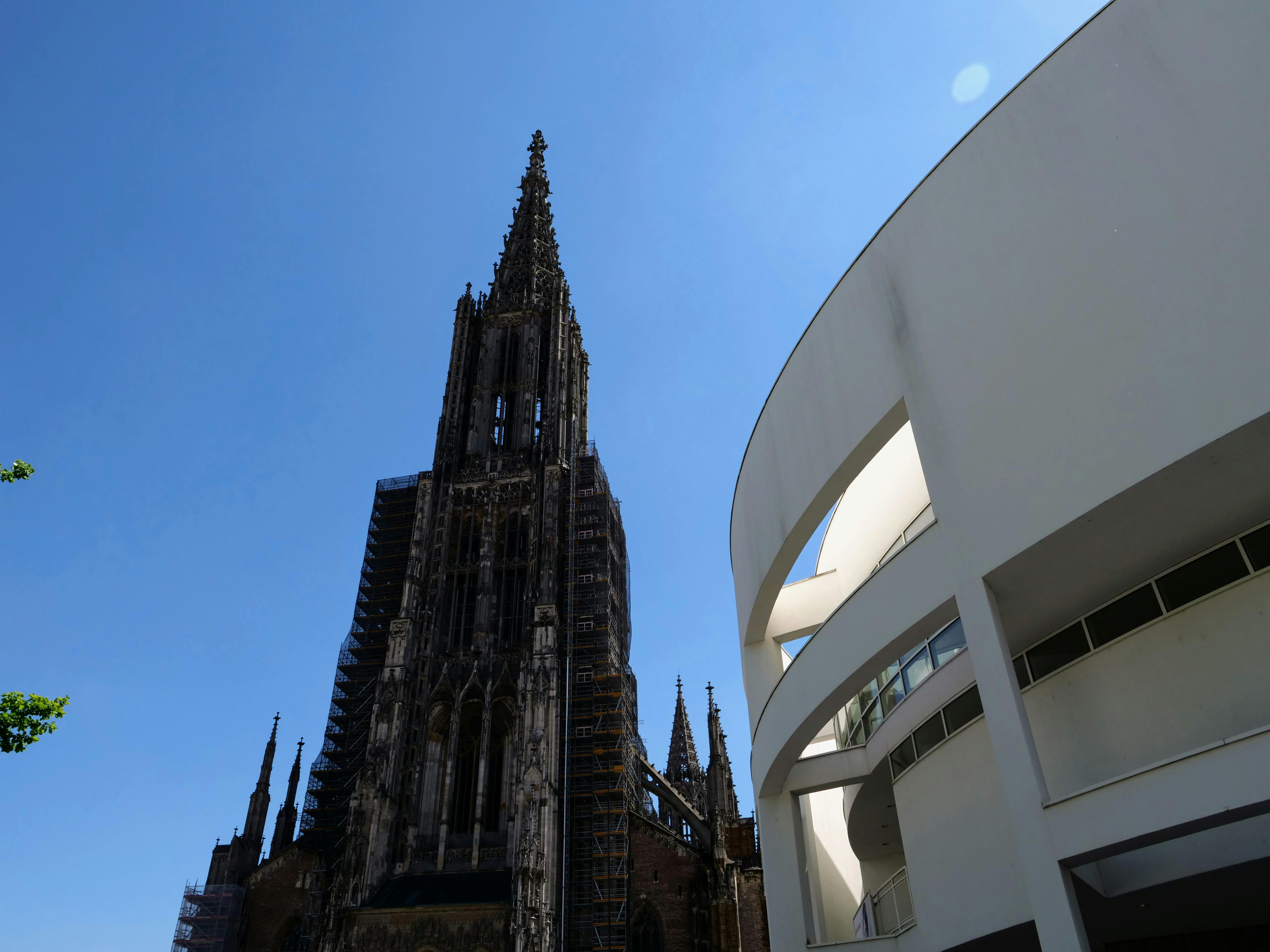 Als ich das Foto in diesem Sommer 2025 aufgenommen habe, hatte das Ulmer Münster noch den höchsten Kirchturm der Welt. Foto: Jürgen Brand