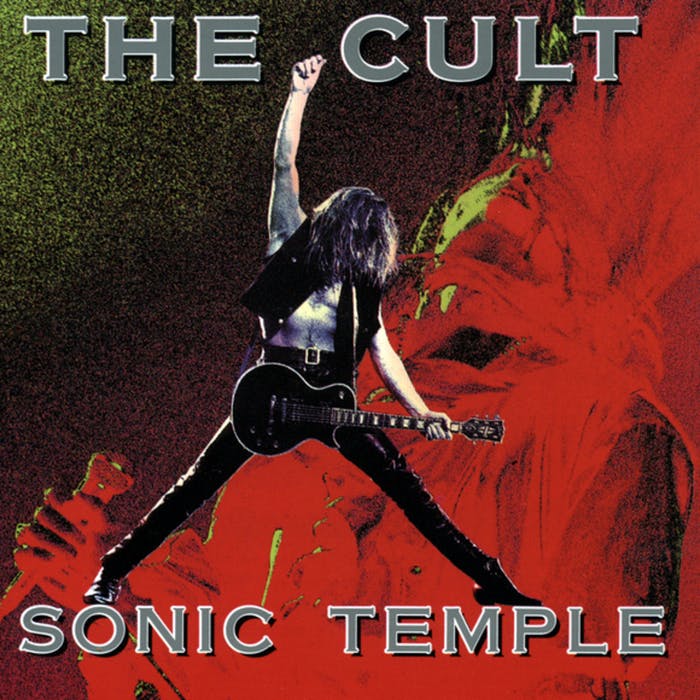 Copertina di Sonic Temple dei The Cult: Billy Duffy in posa rock con chitarra su sfondo rosso e verde. Testo bianco in alto e in basso.