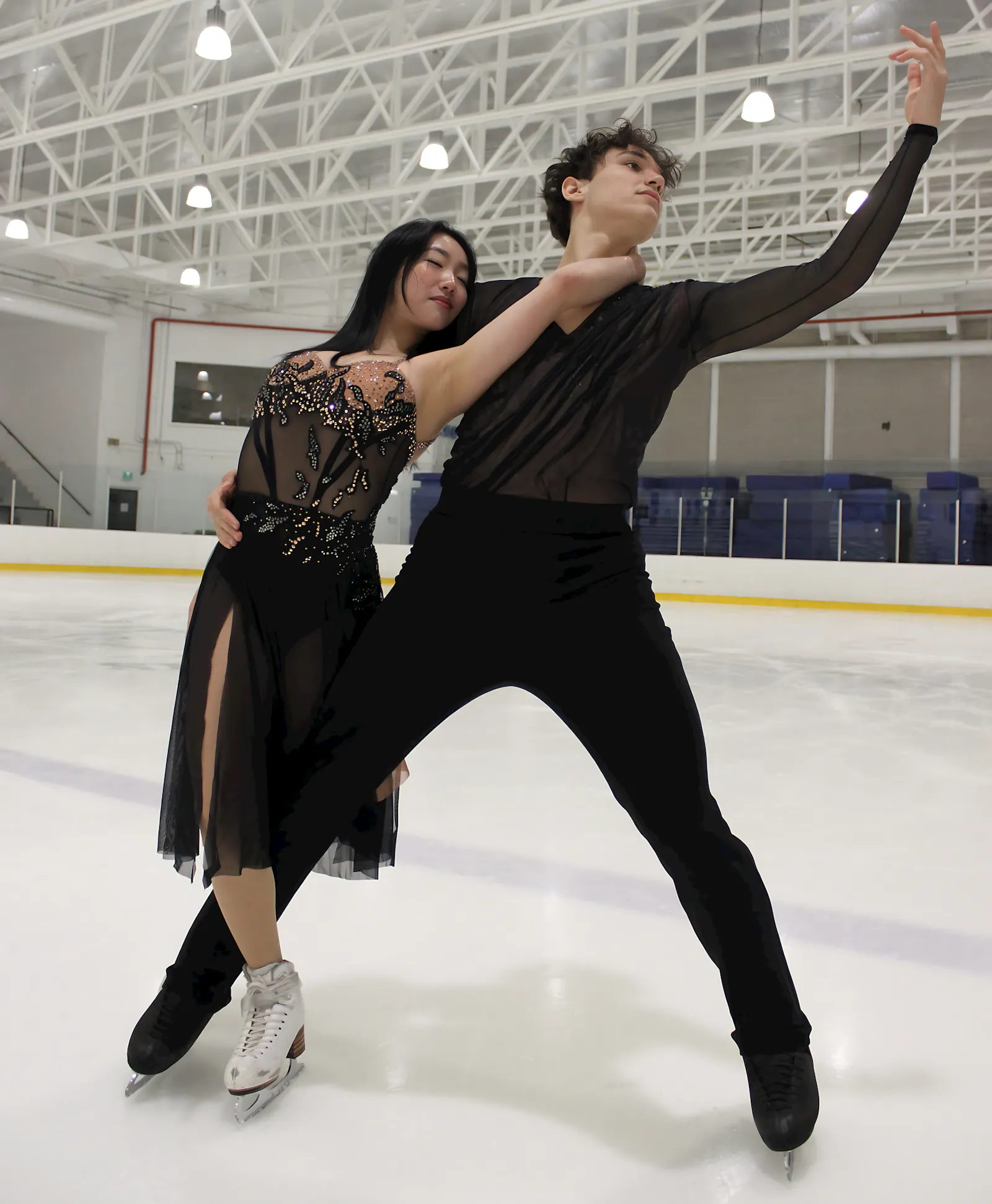 Das neue Eistanzpaar Sara Kishimoto/Michail Savitskiy