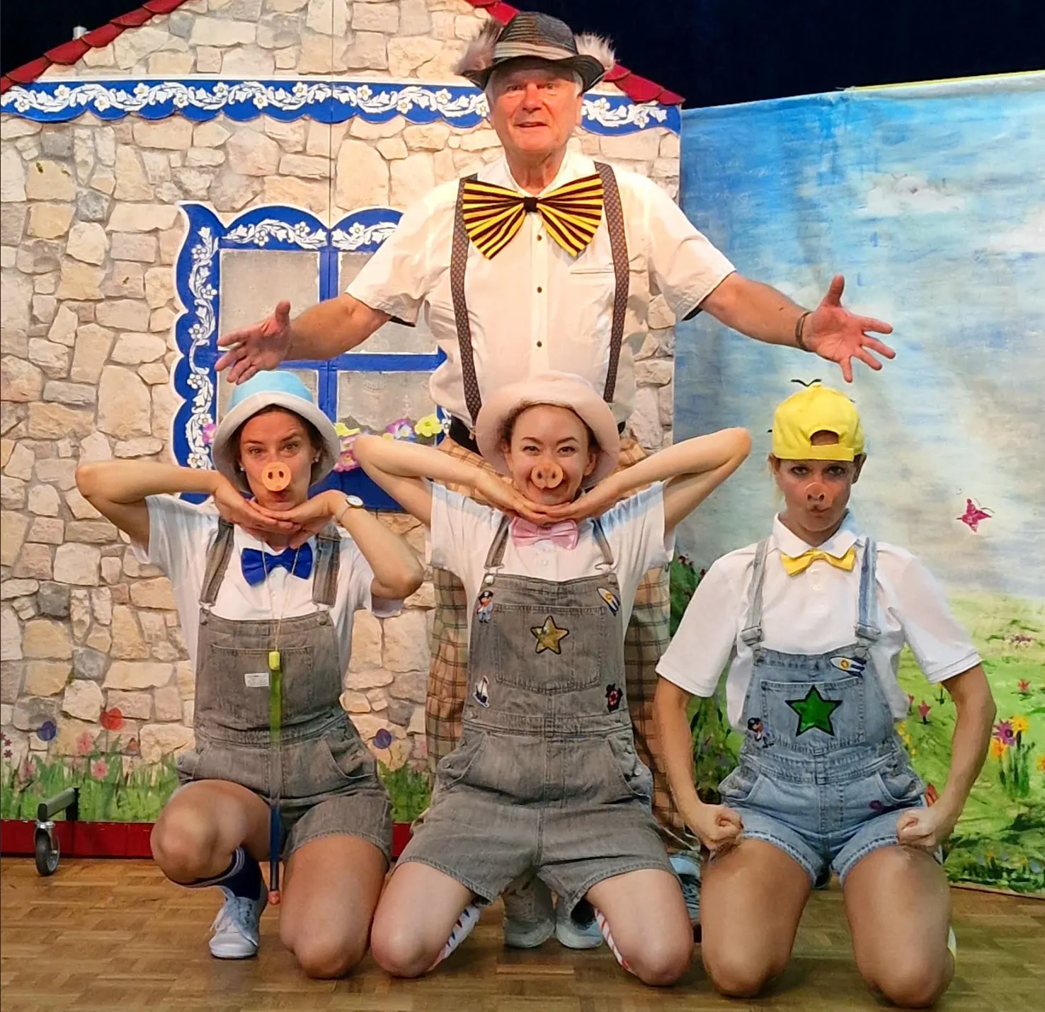 Das Stück „Der Wolf und die drei kleinen Schweinchen” ist Teil des Festprogramms zum 30-jährigen Bestehen des Theater Tredeschin. Foto: Theater Tredeschin