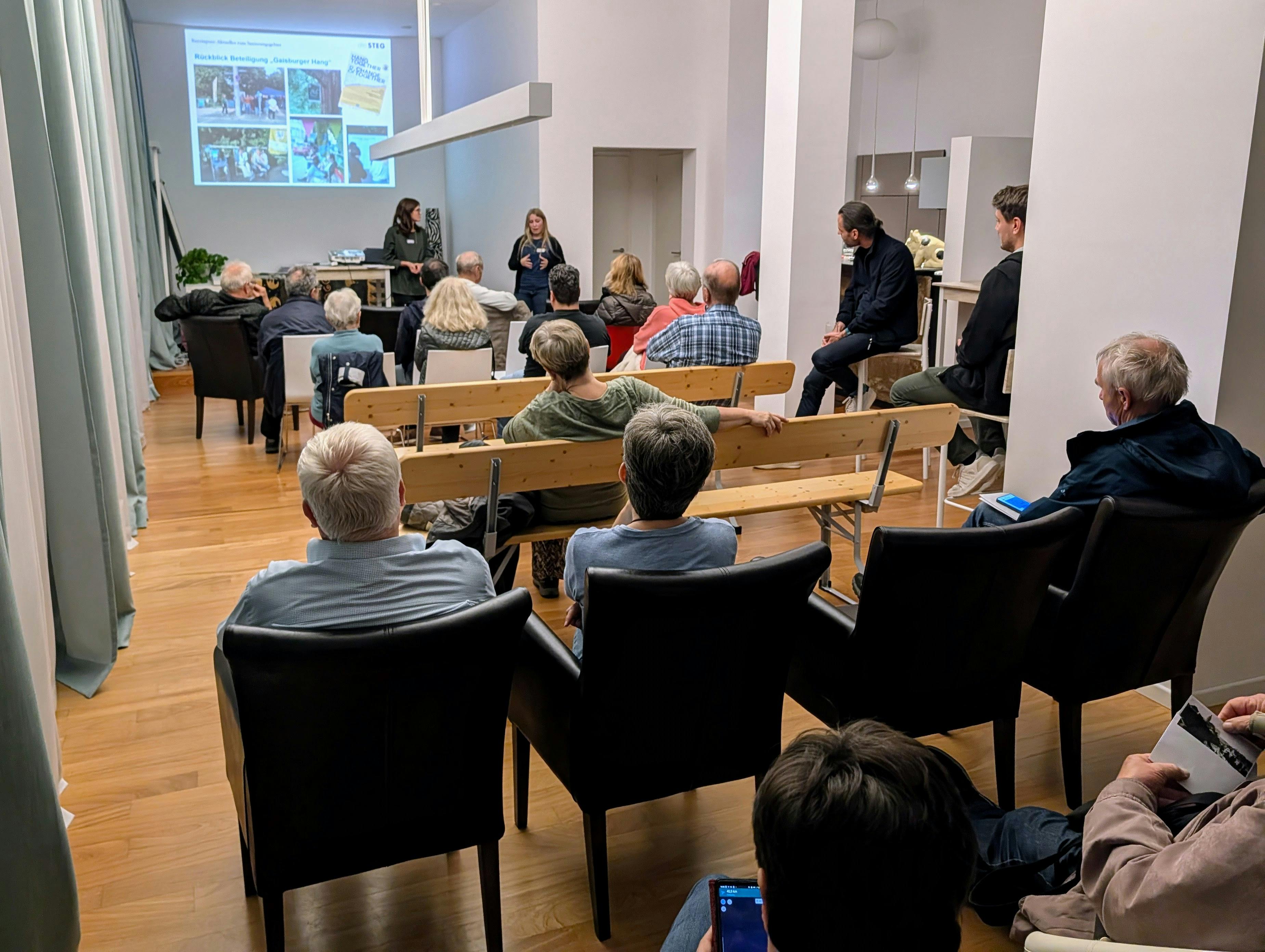 3. Feierabendgespräch im Sanierungsgebiet Gaisburg. Foto: Jürgen Brand