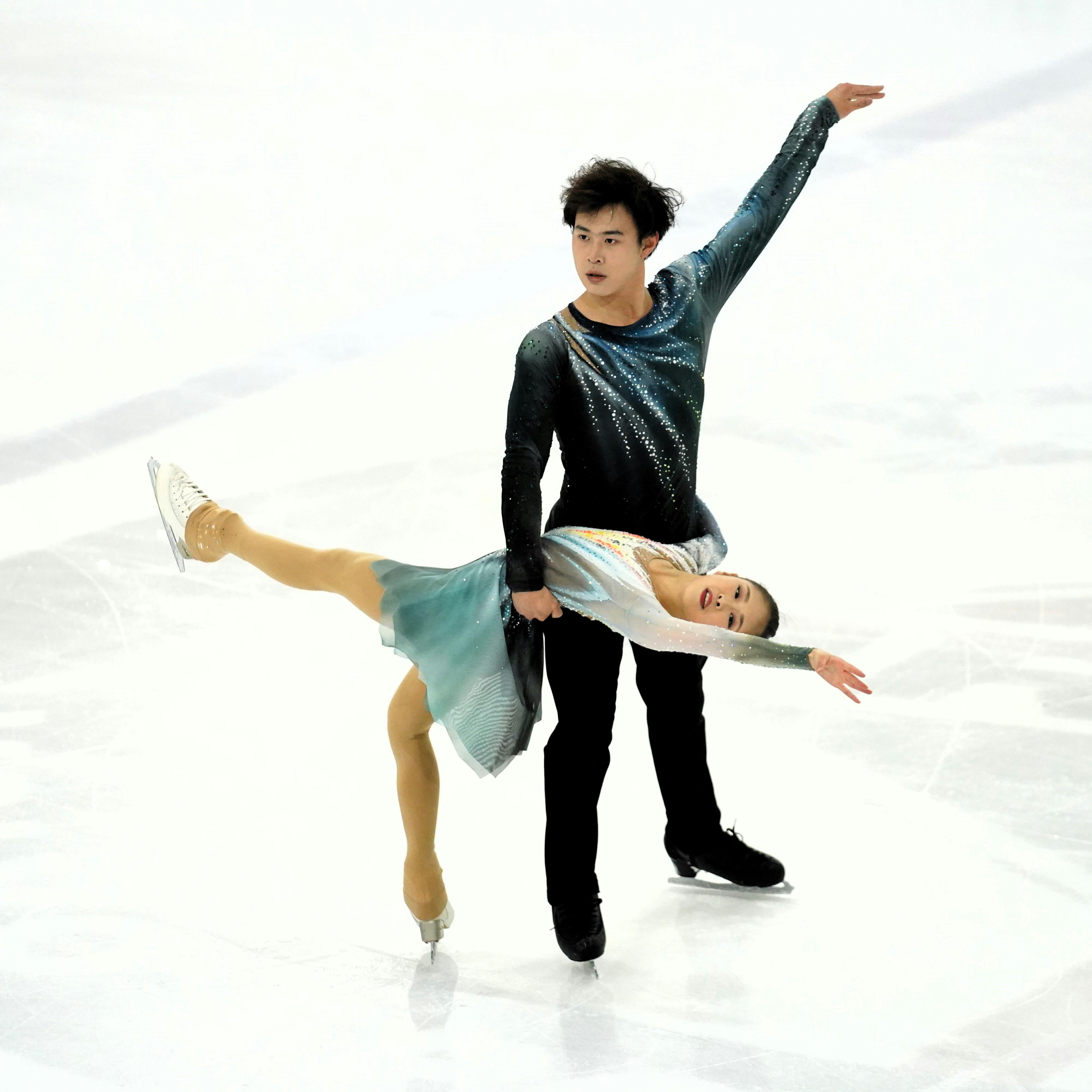 Jiaxuan Zhang/Yihang Huang beim JGP in Riga 2024