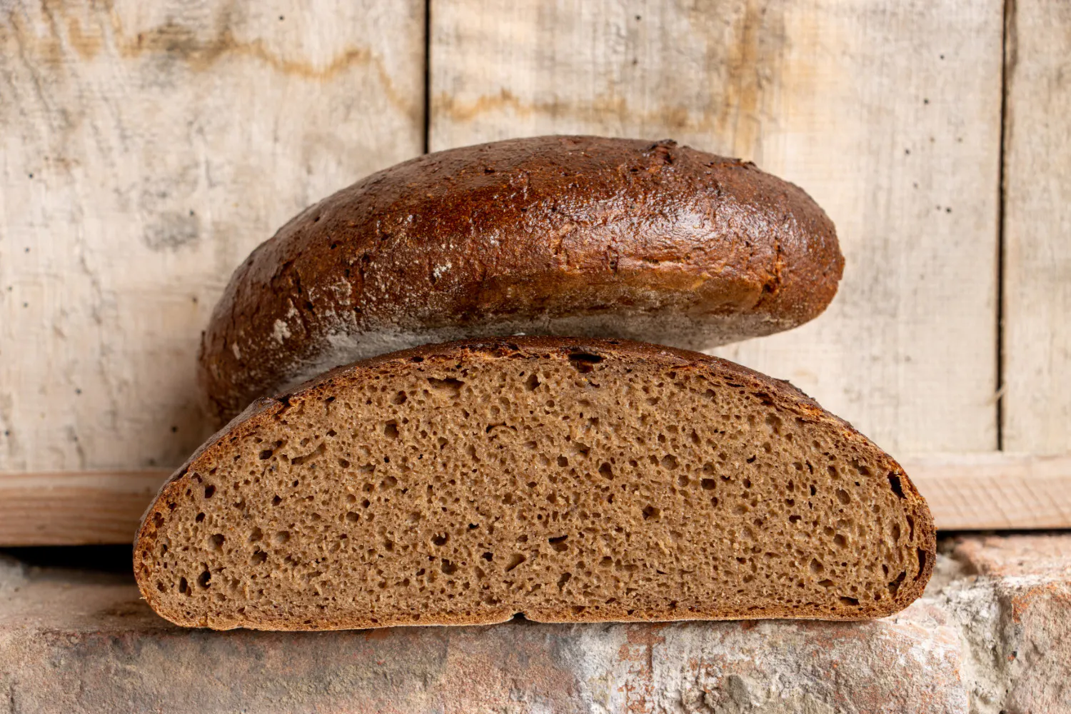 Roggenbrot mit hohem Restbrot-Anteil