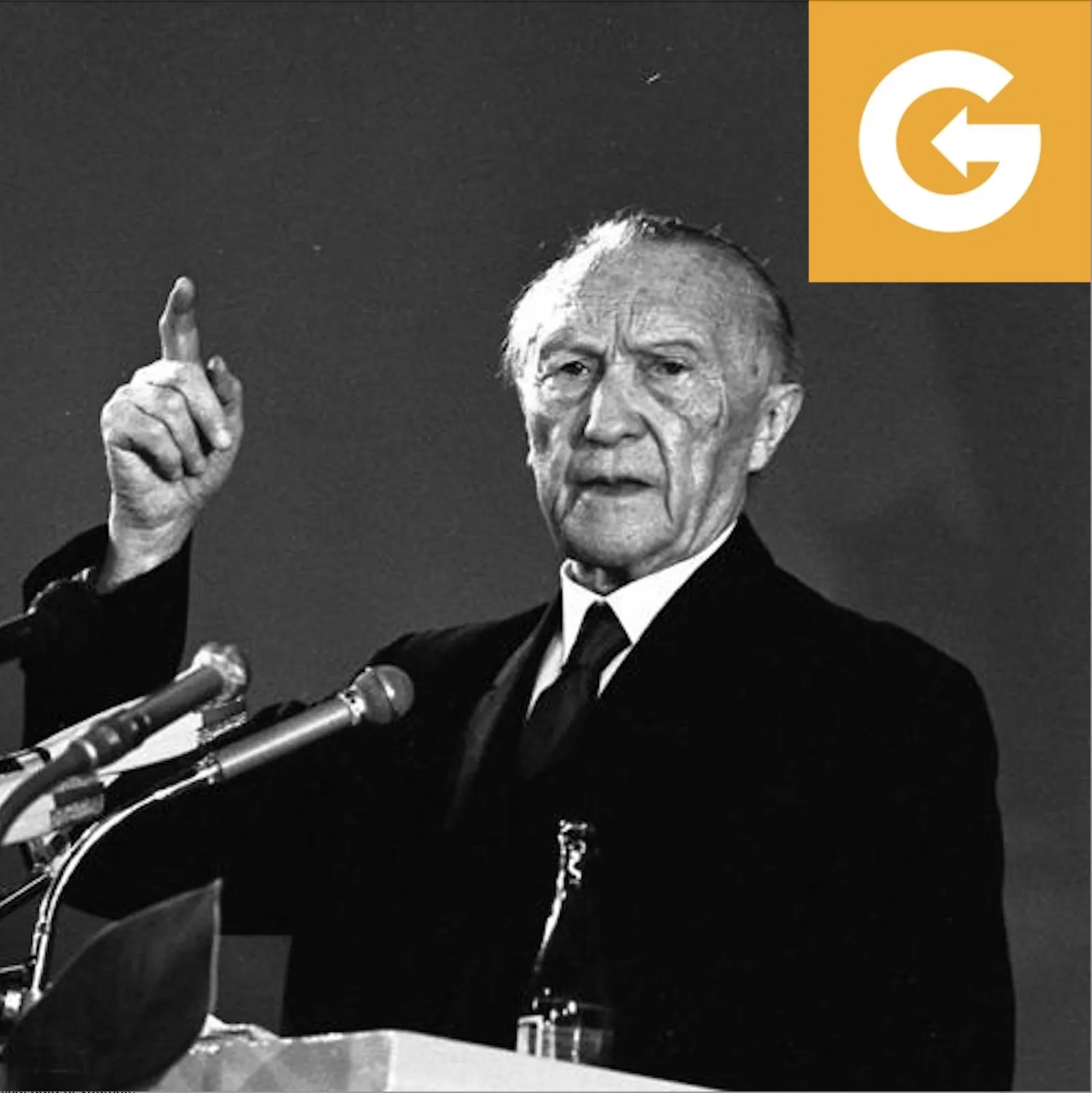Bundeskanzler Konrad Adenauer bei einer Rede 1953