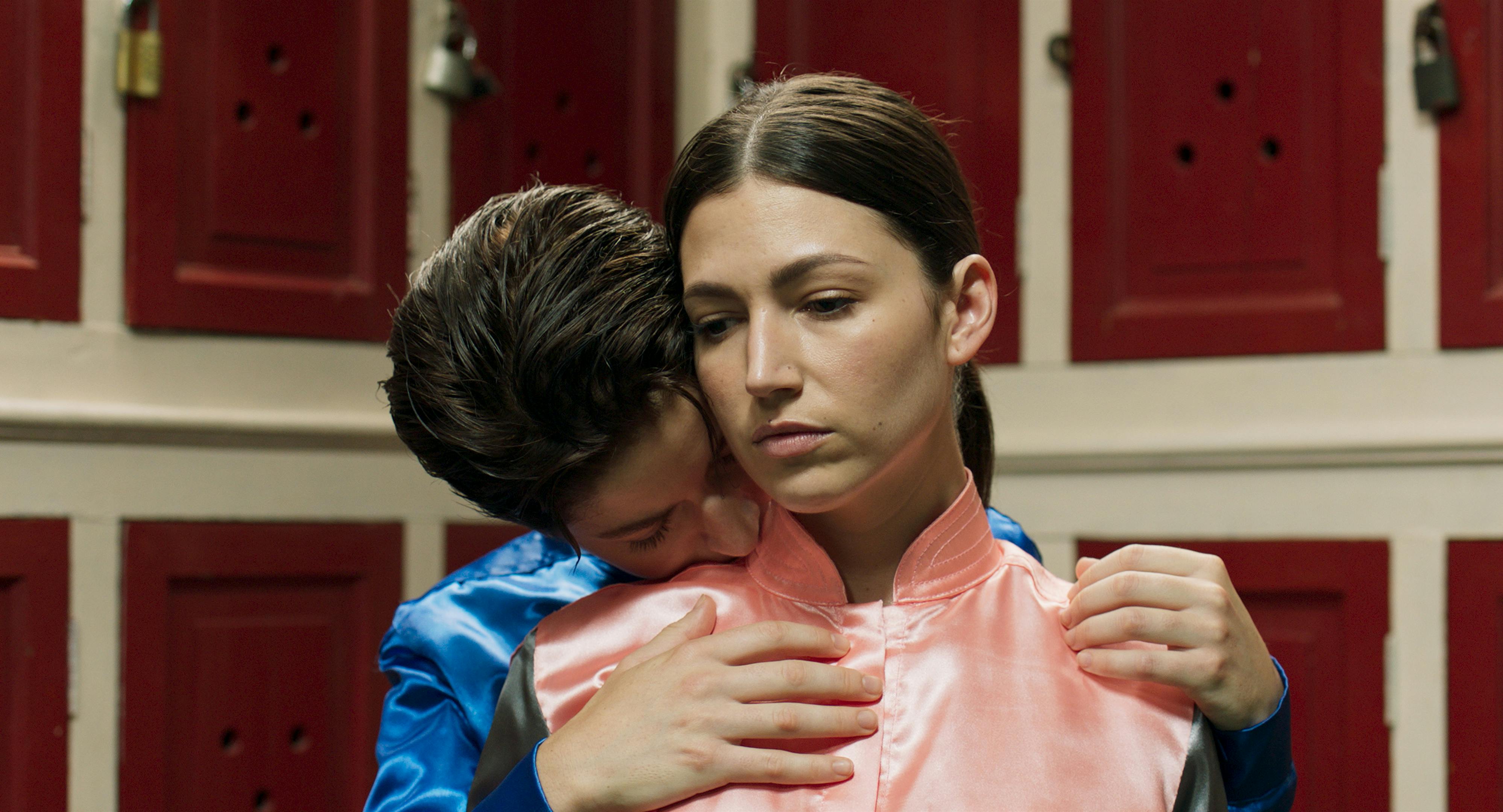 v. l.: Ana (Mariana Di Girolamo), Abril (Úrsula Corberó) // © Rei Pictures