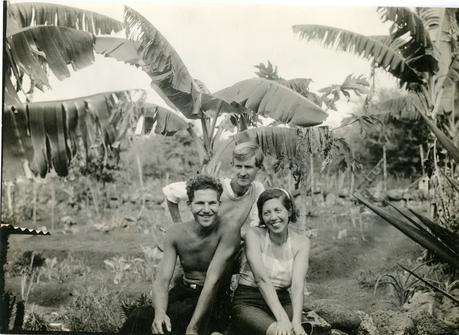 Baronin Eloise Wagner de Bousquet mit ihren Liebhabern Robert Philippson (li.) und Rudolf Lorenz (Mitte), Smithsonian Institution Archives, Record Unit 7231, Waldo L. Schmitt Papers, Box 90, Folder 2, Image No. SIA2011-1127