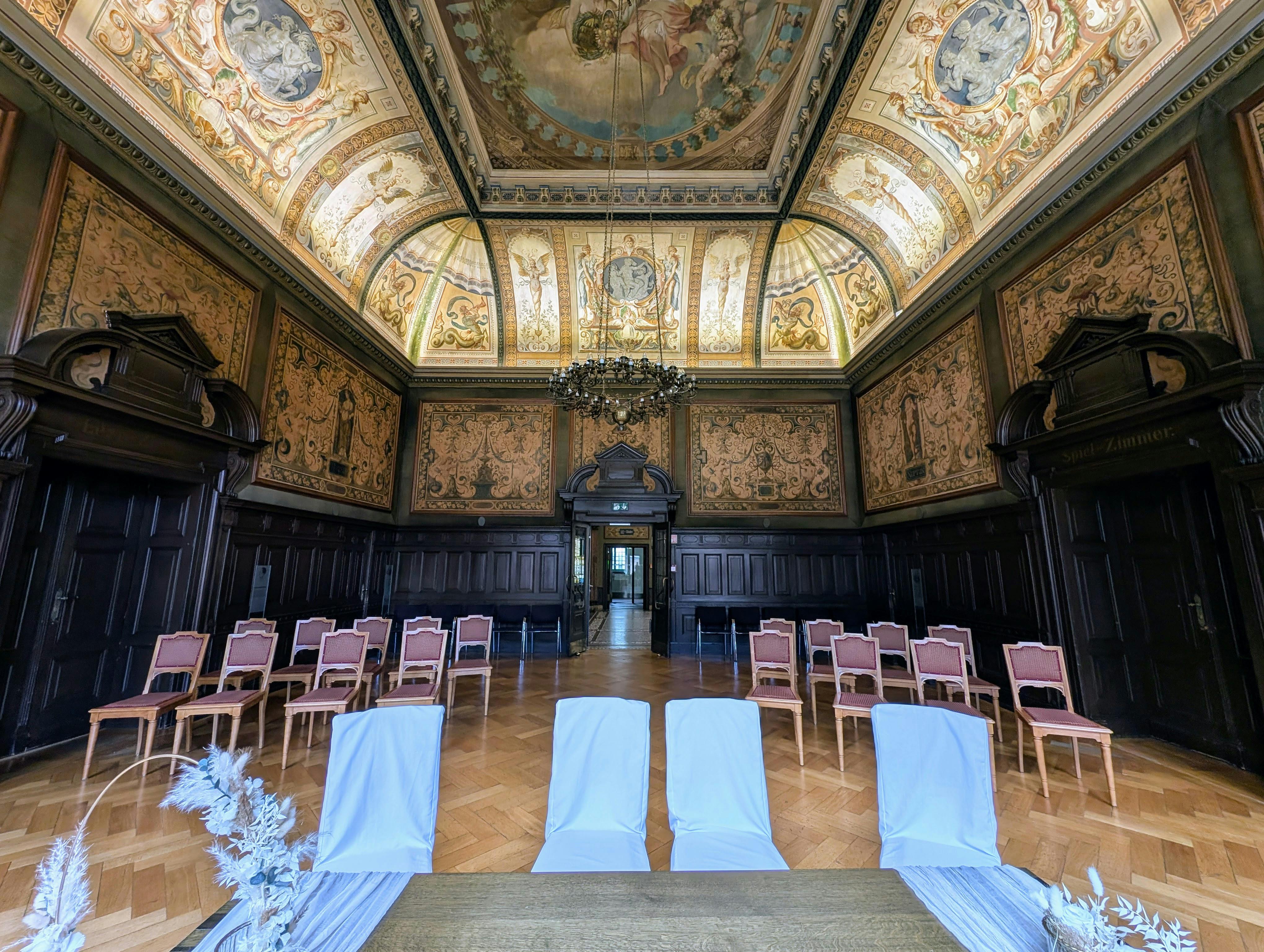Der Kuppelsaal in Bad Wildbad – eine der prächtigen Hochzeitslocations in der Stadt. Foto: Jürgen Brand