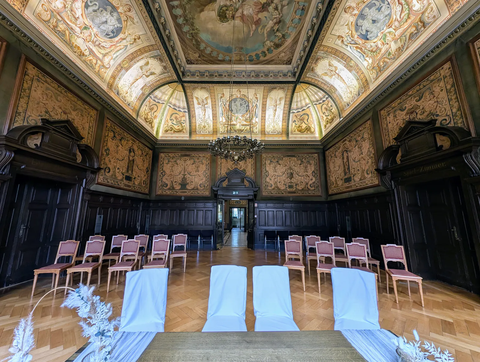 Der Kuppelsaal in Bad Wildbad – eine der prächtigen Hochzeitslocations in der Stadt. Foto: Jürgen Brand