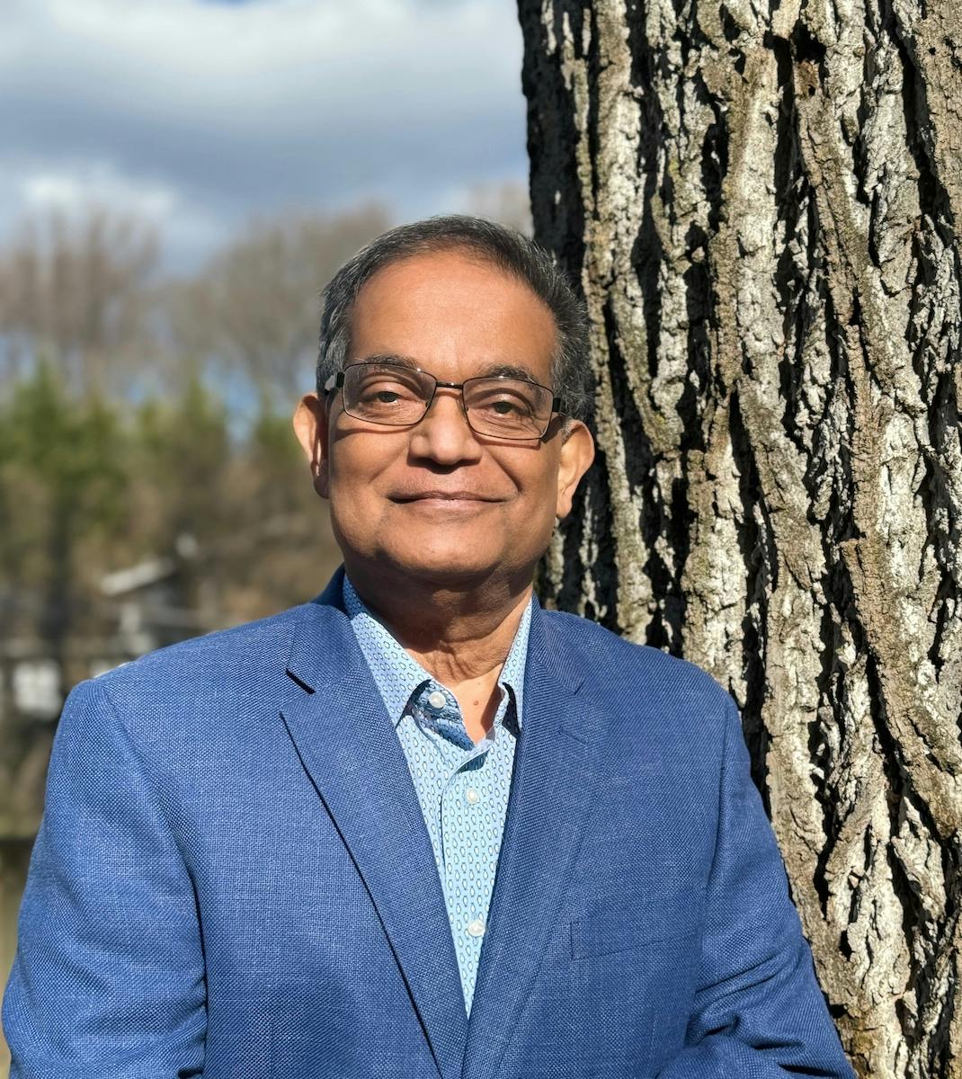 The West has passed its zenith - a new world is emerging. In his new book „The Once and Future World Order“, political scientist Amitav Acharya explains why we shouldn’t be afraid of the upheaval...