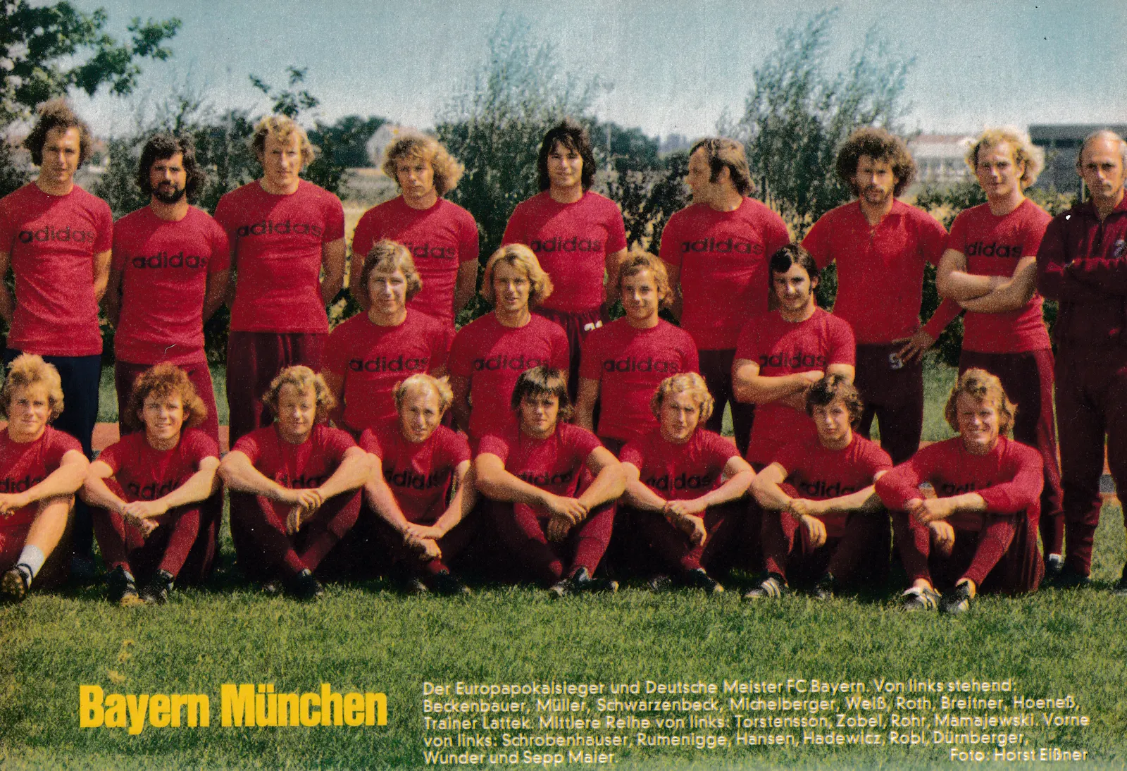 Kader des FC Bayern zur Saison 1974/75. In Adidas T-Shirts