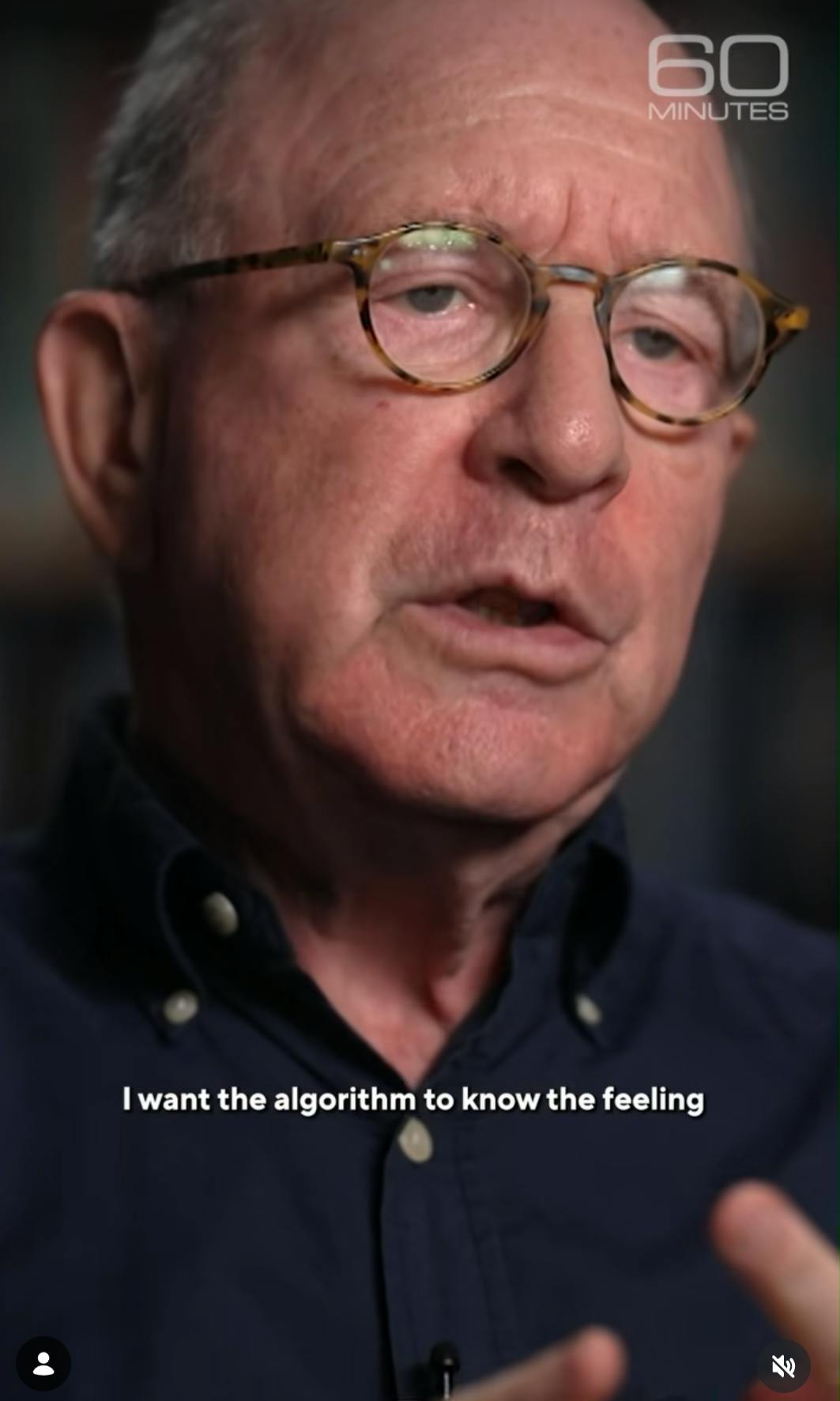 Ein Screenshot, der den Kunstkritiker Jerry Saltz während des Interviews bei 60 Minutes zeigt.