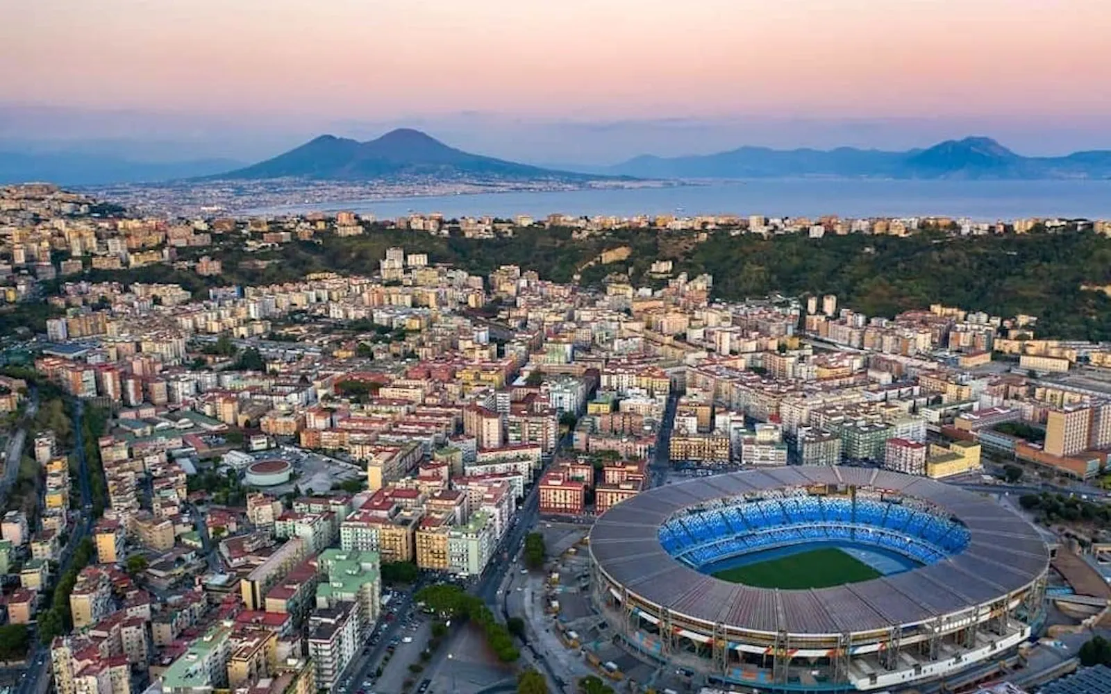 Luftaufnahme des Diego-Armando-Maradona-Stadions (bis 2020 Stadio San Paolo) in Neapel-Fuorigrotta.