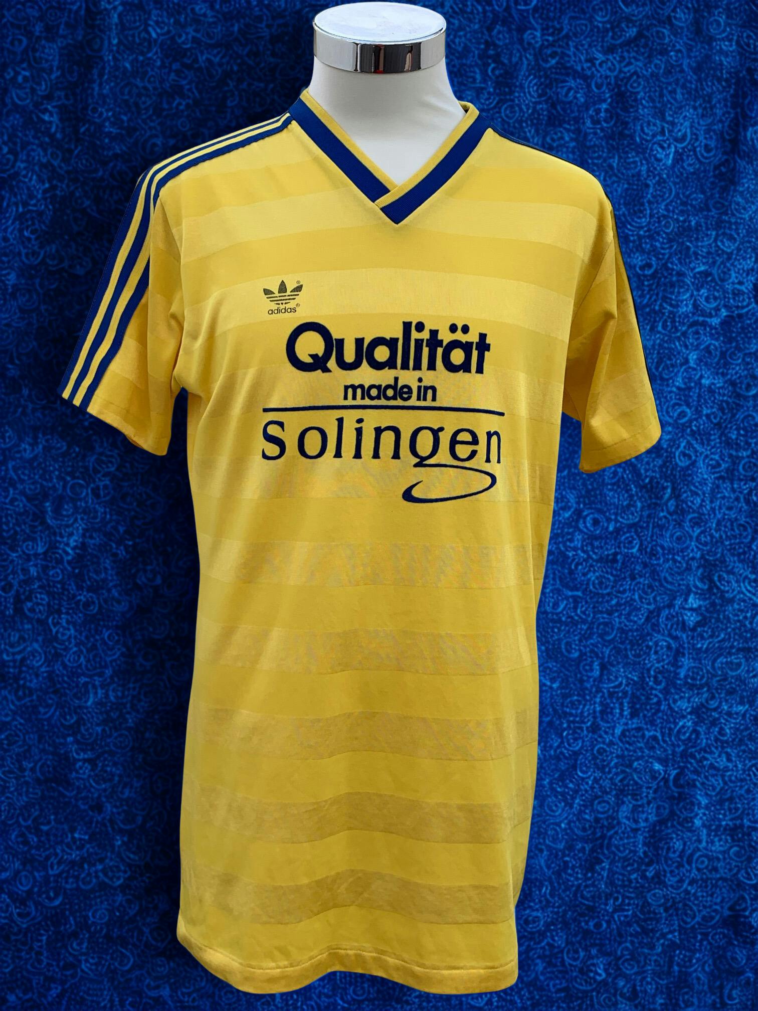 Solingen-Trikot aus der Saison 1984/85 mit Qualität made in Solingen als Sponsor.