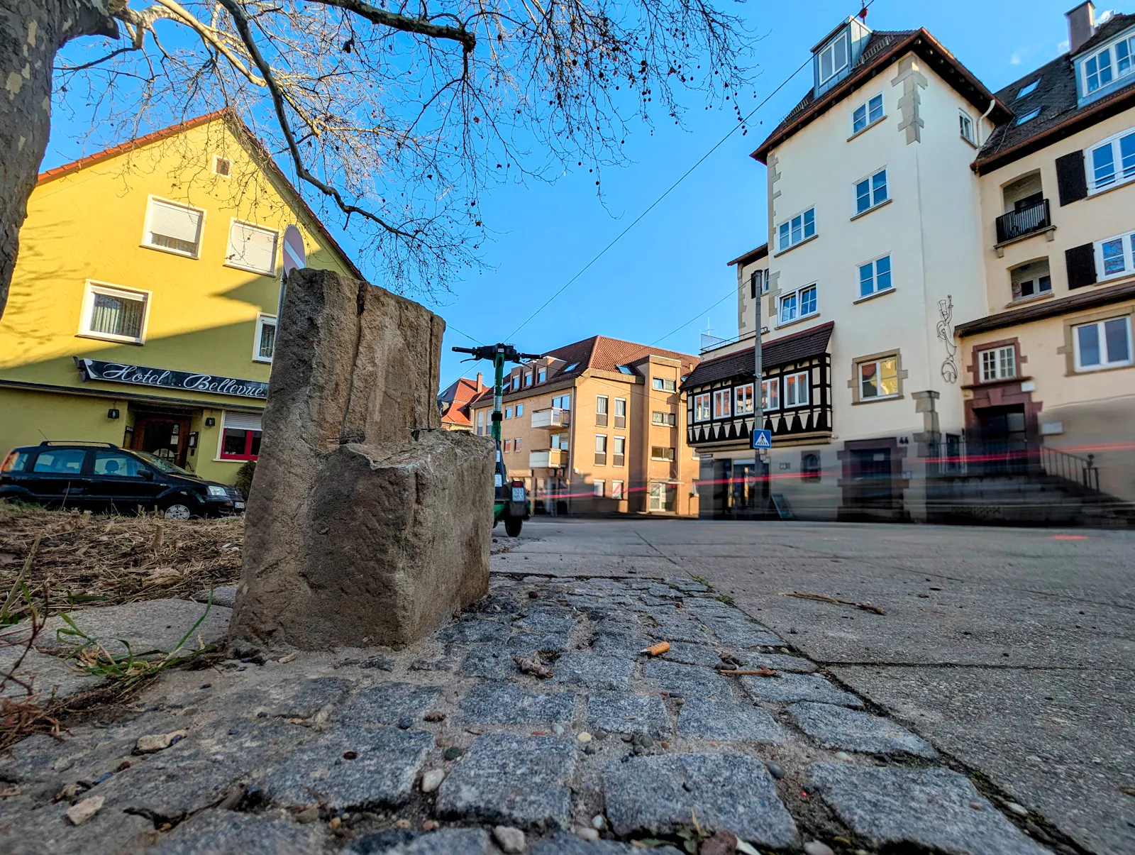 Vor mehr als einem Jahr war das Sühnekreuz in Gaisburg plötzlich weg. Foto: Jürgen Brand