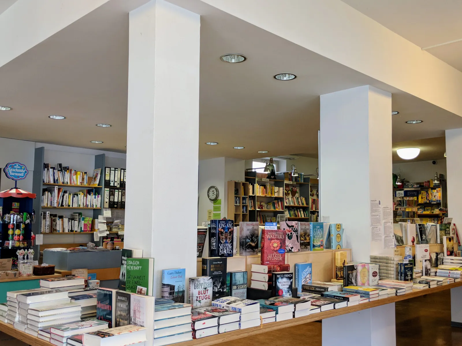 Die Ostend-Buchhandlung an der Ecke Ostend-/Klingenstraße. Foto (Archiv): Jürgen Brand